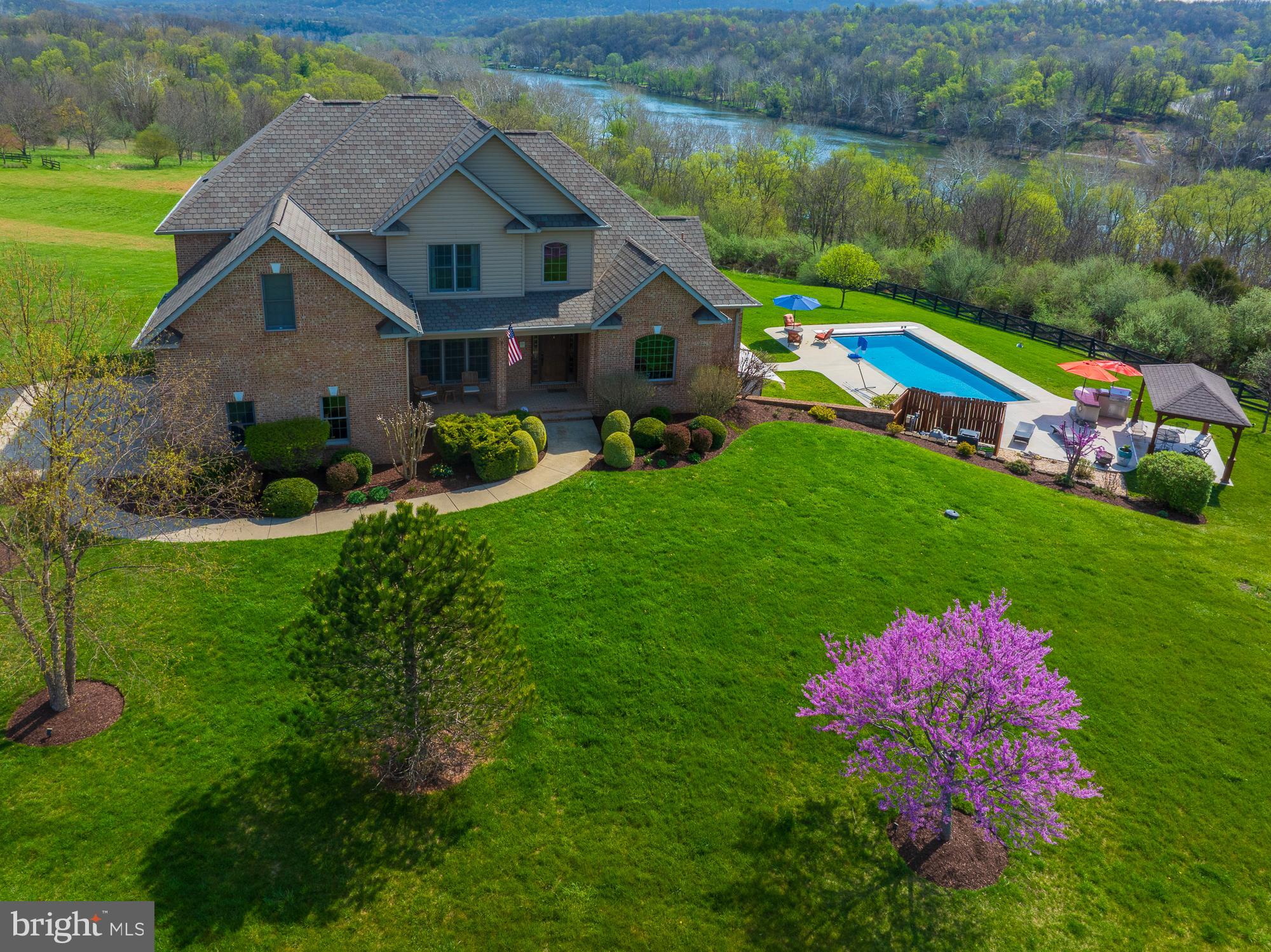 FALCON RIDGE - Residential