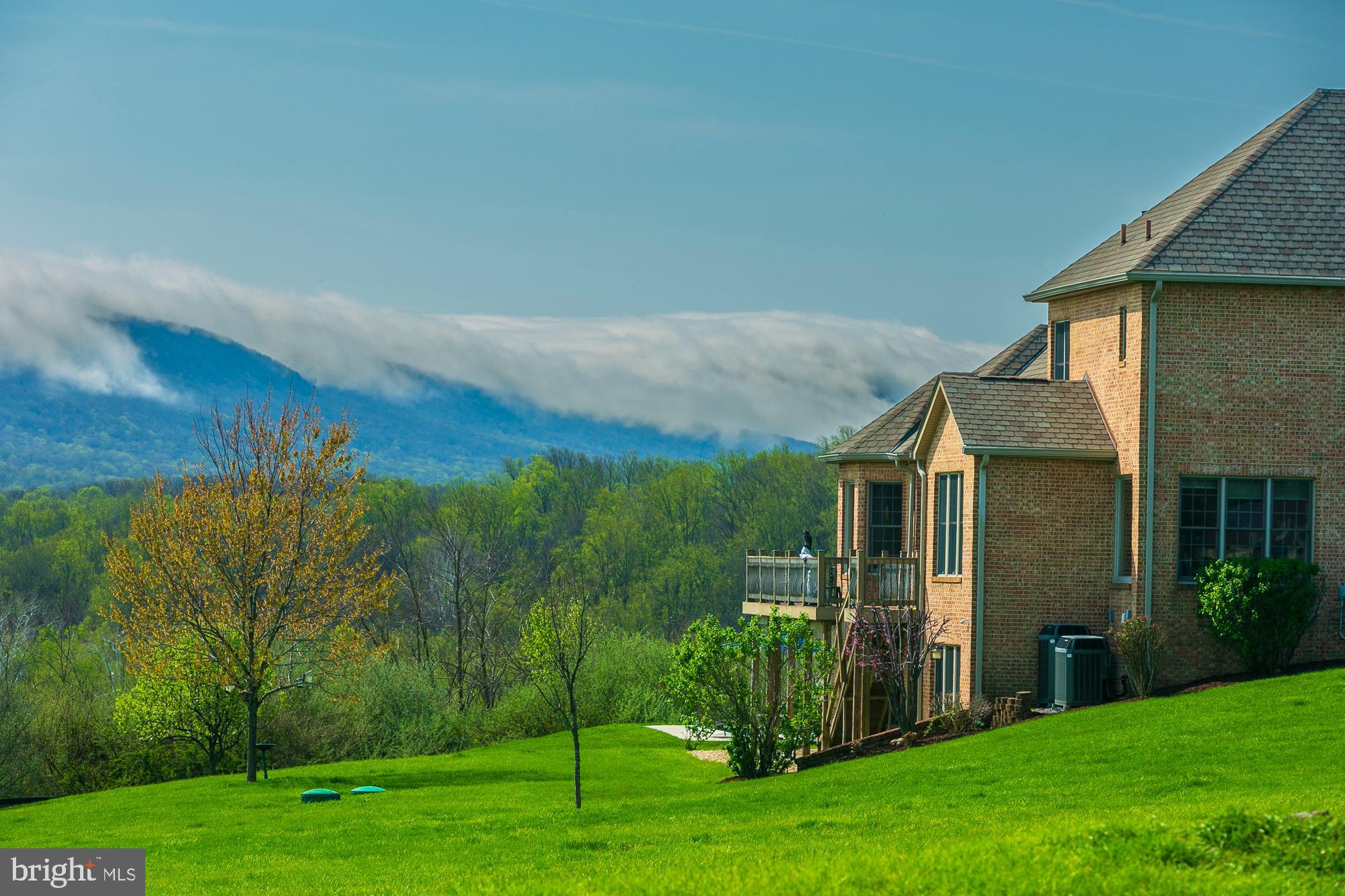 FALCON RIDGE - Residential