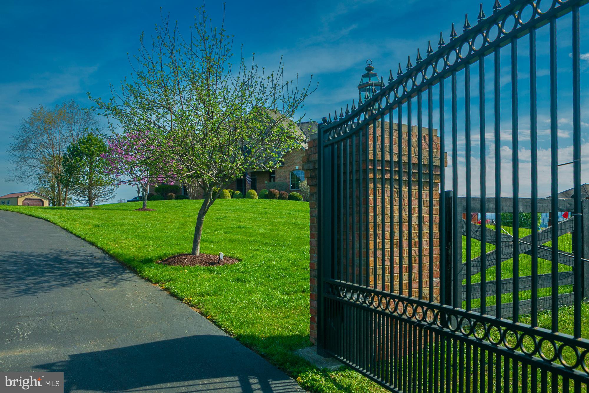 FALCON RIDGE - Residential