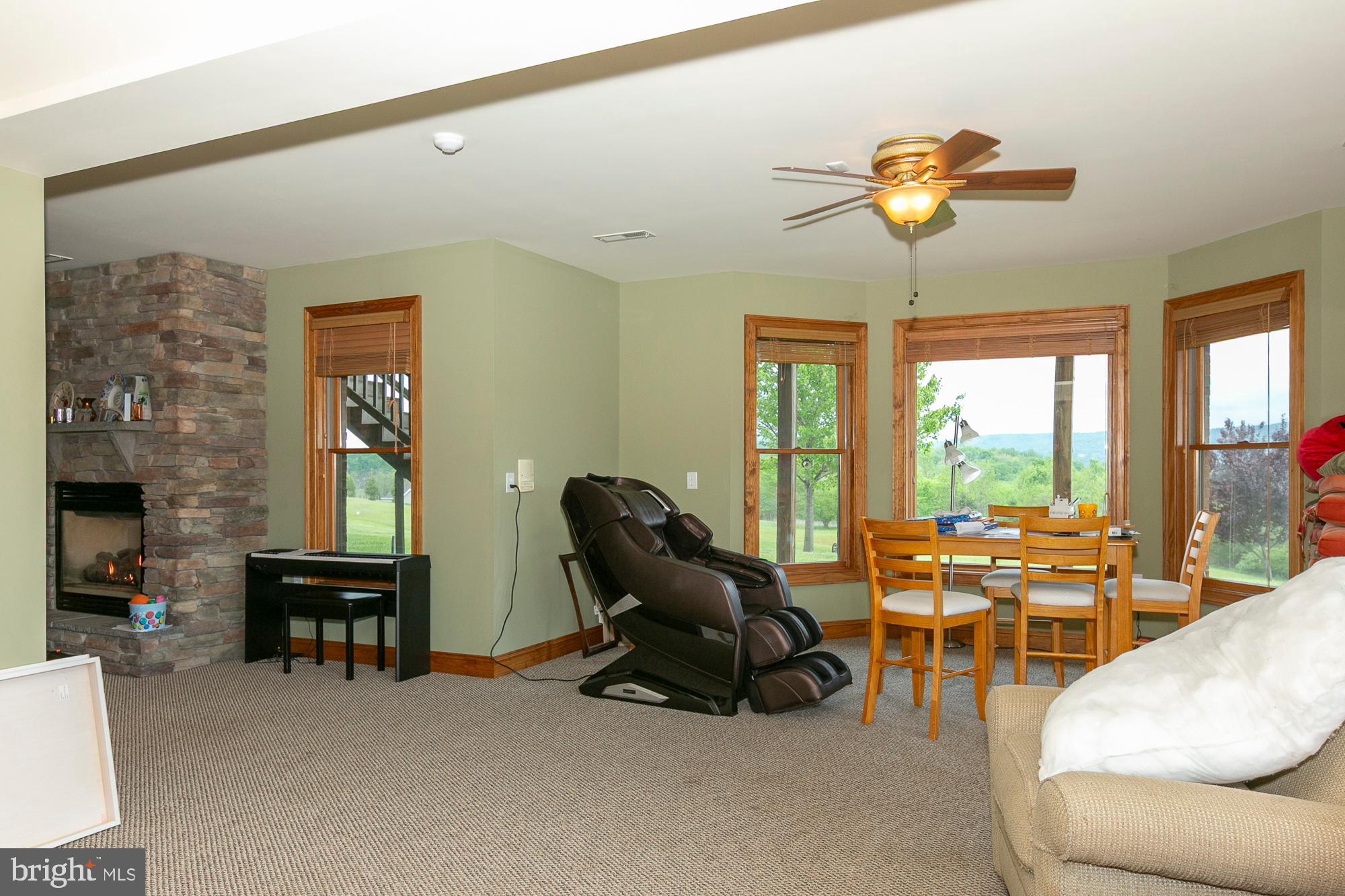 FALCON RIDGE - Residential