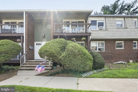 Condo For Sale - 34 Deanna Drive #94<br/> Somerset County, HILLSBOROUGH, NJ 08844