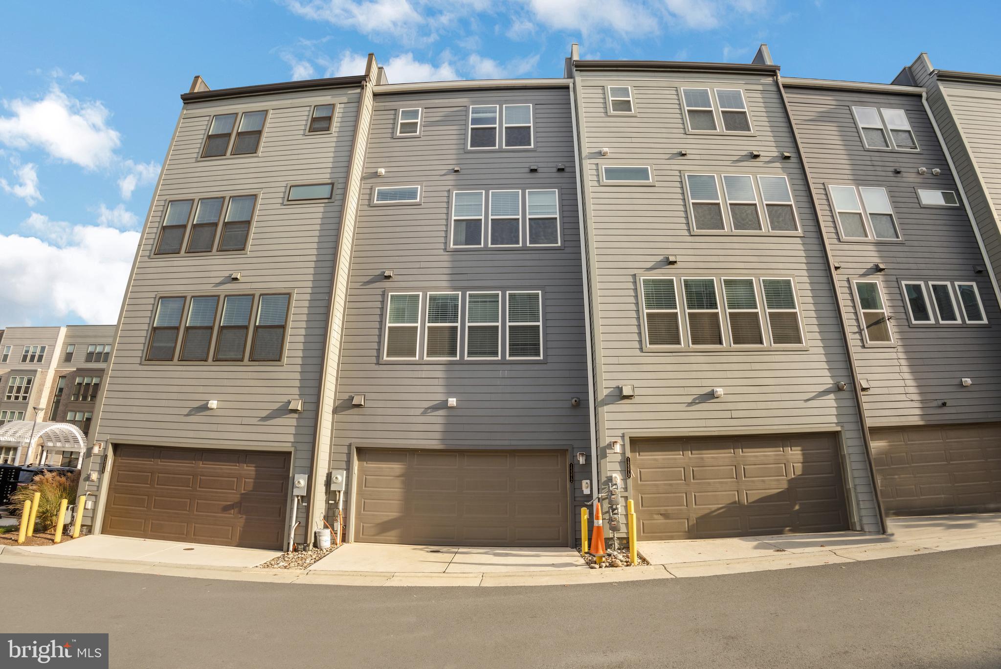 METROPARK AT ARROWBROOK - Residential Lease