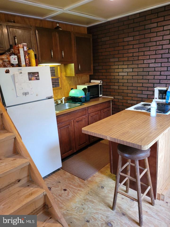 312 OUTLOOK LANE