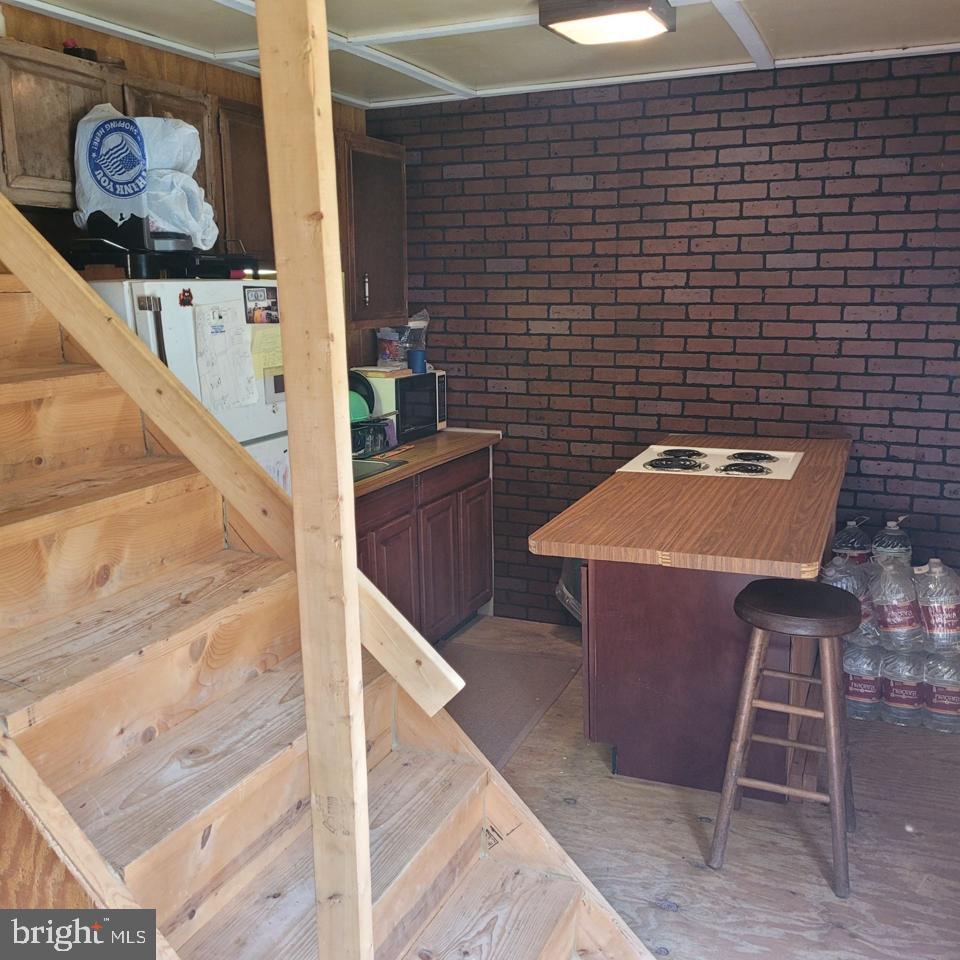 312 OUTLOOK LANE