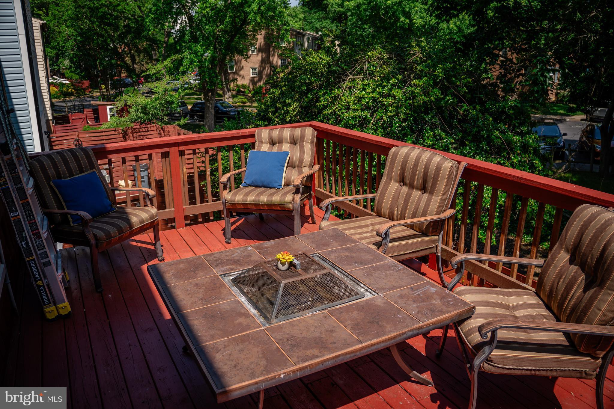 GREENWICH - Residential