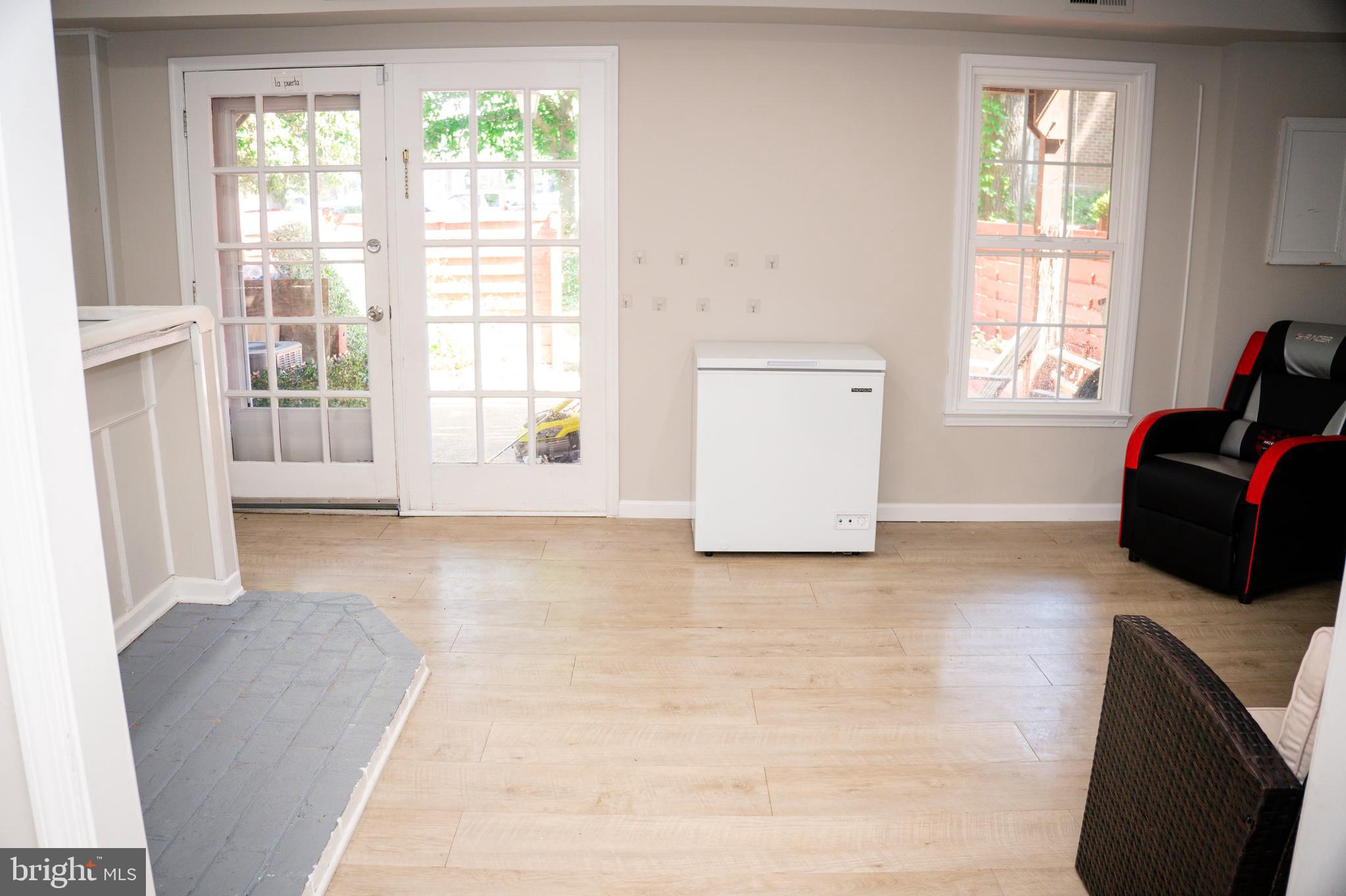 GREENWICH - Residential