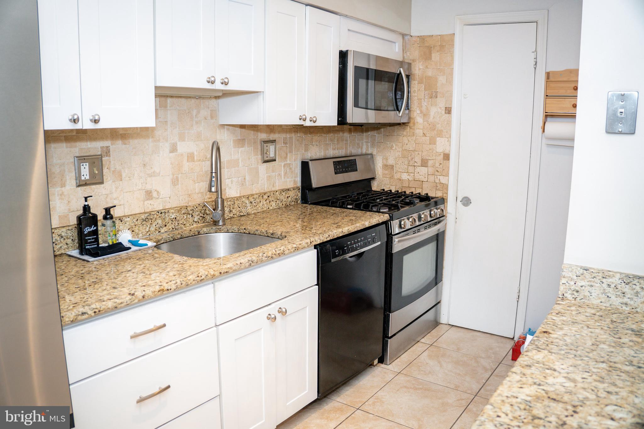 GREENWICH - Residential