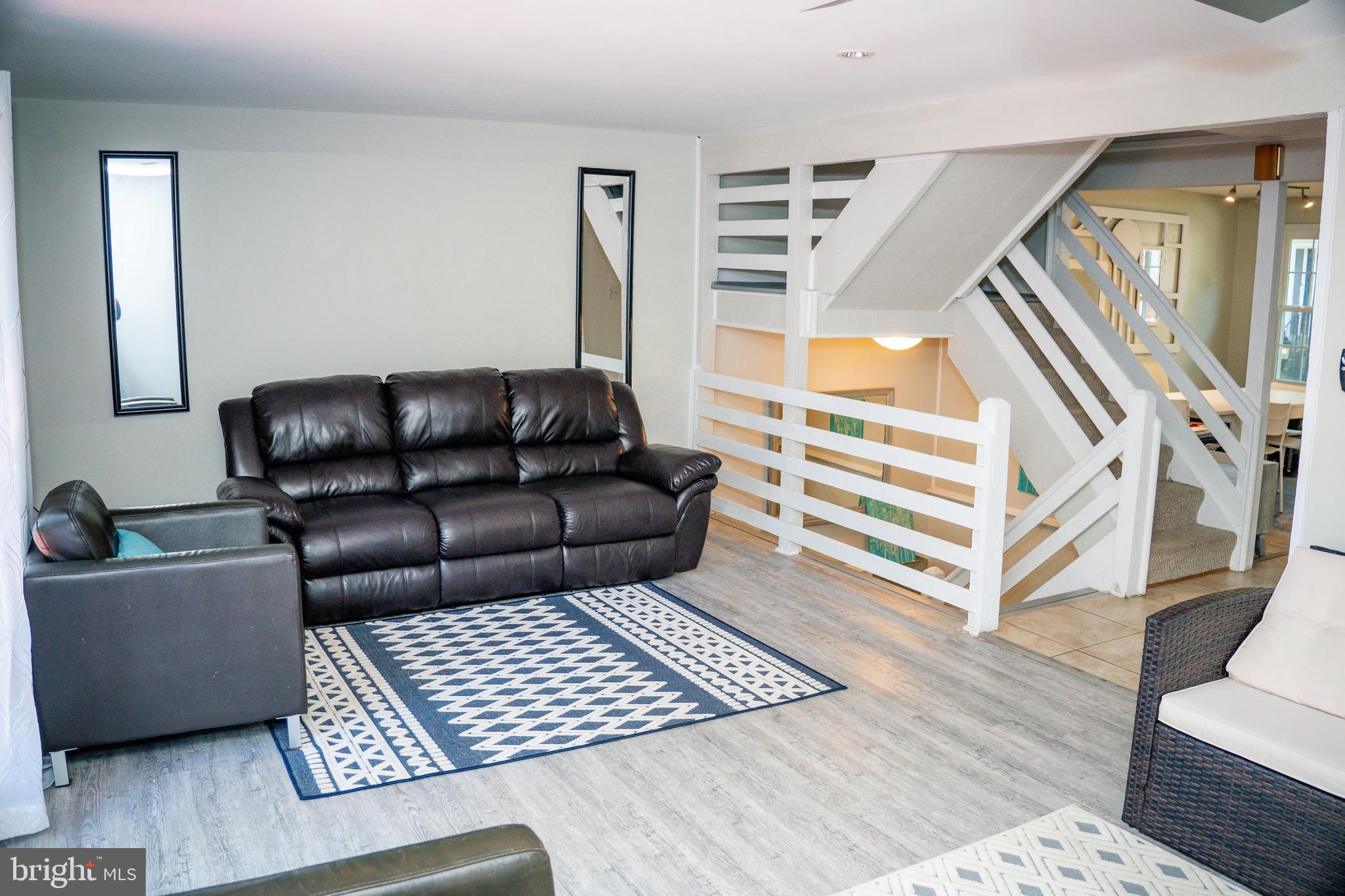 GREENWICH - Residential