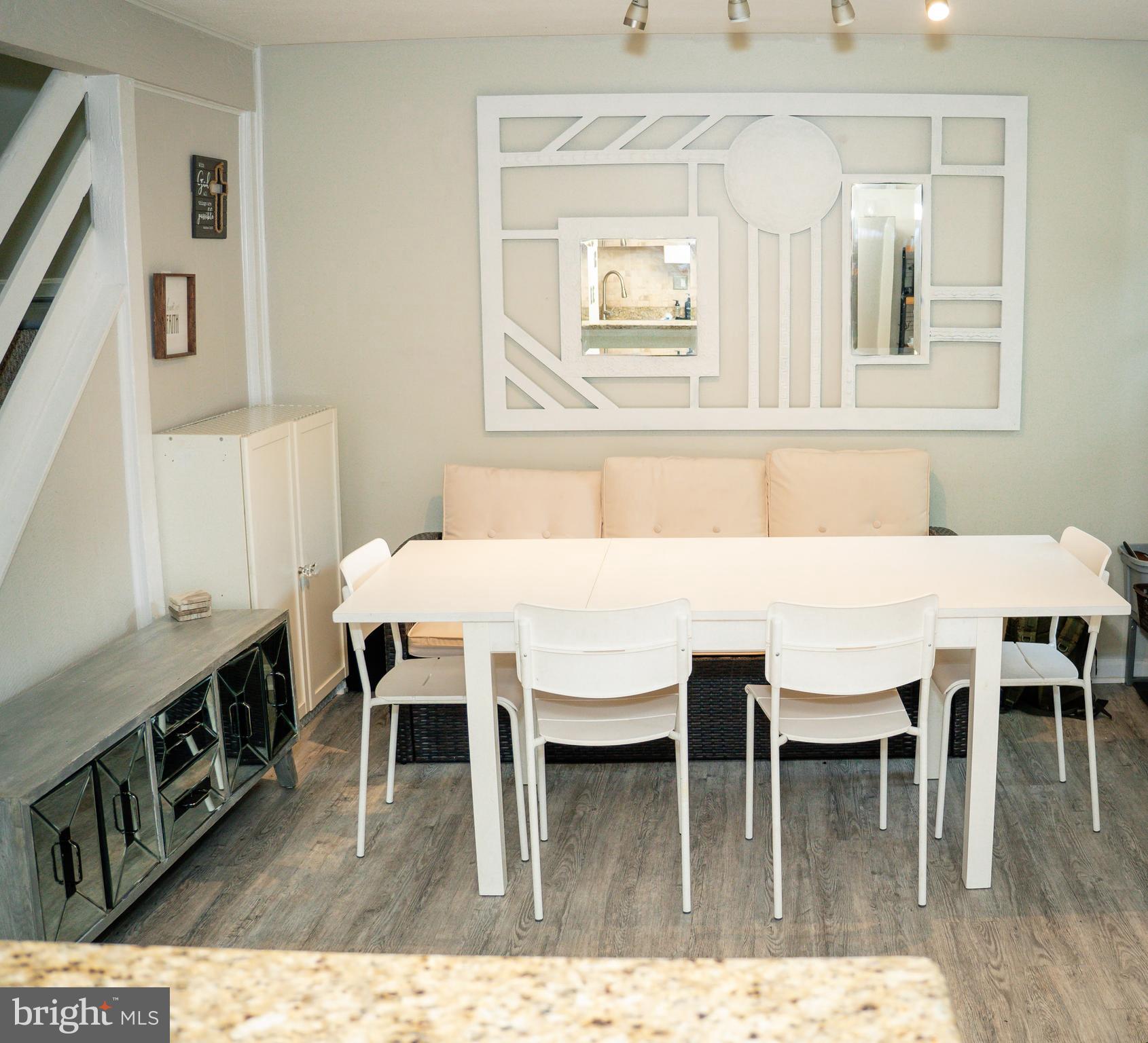 GREENWICH - Residential