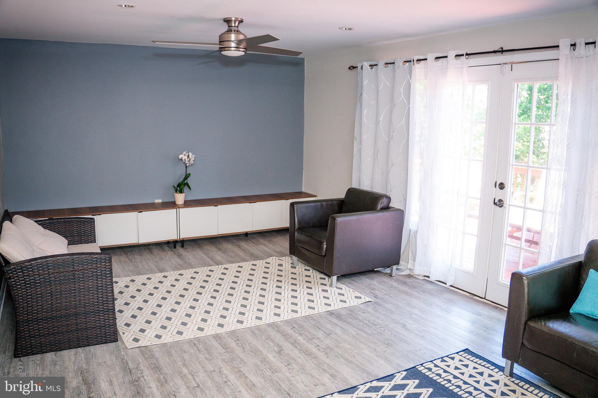 GREENWICH - Residential