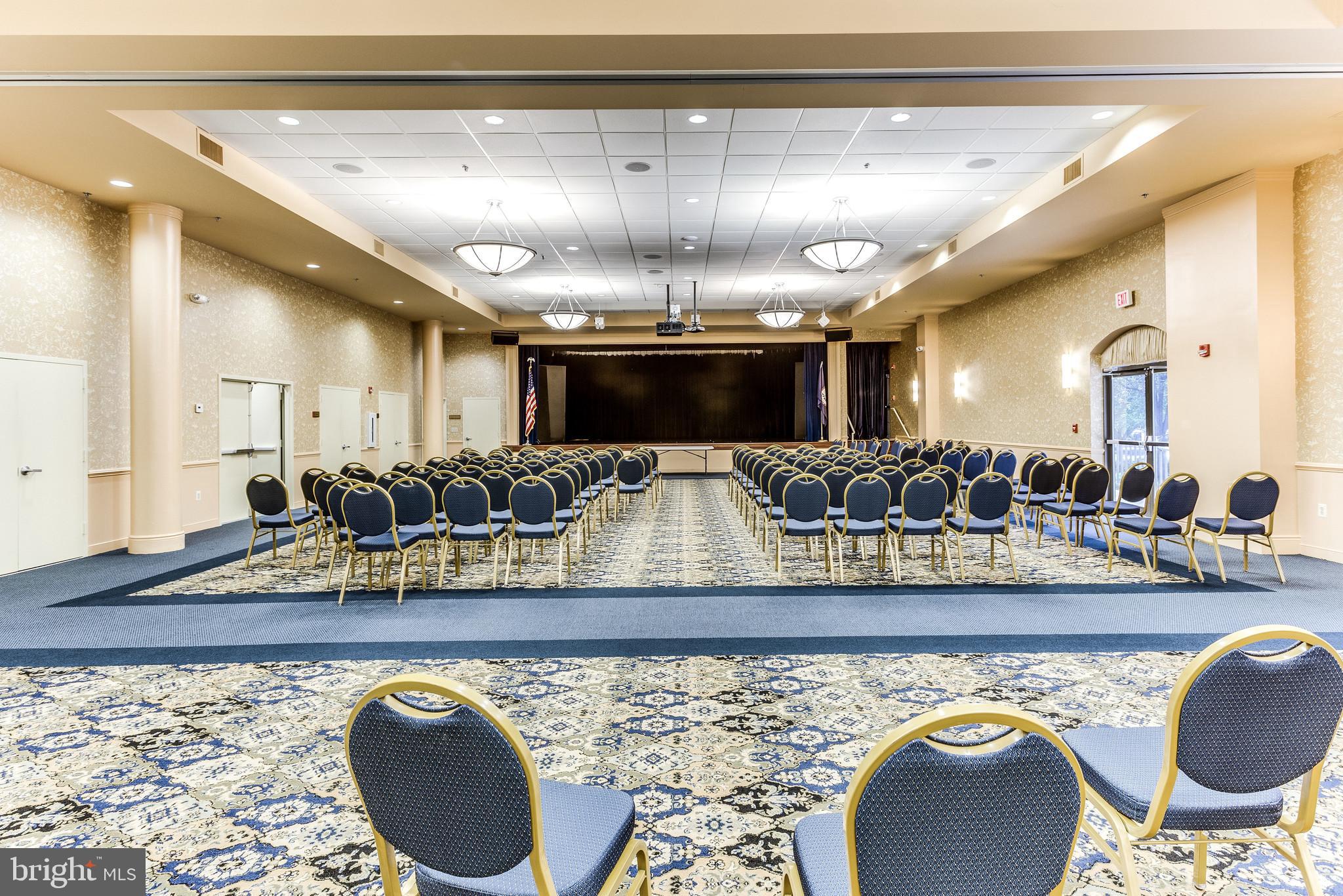 LANSDOWNE WOODS - Residential