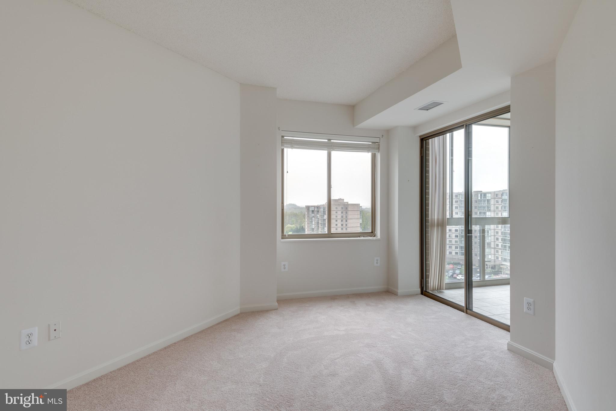 LANSDOWNE WOODS - Residential