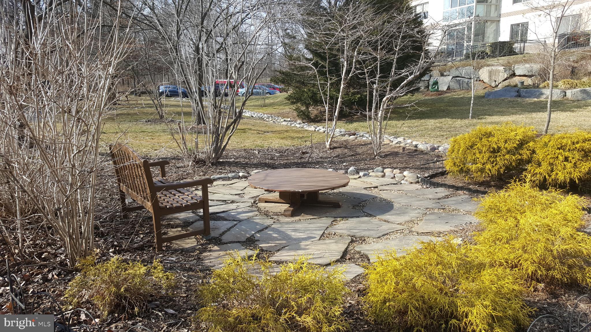 LANSDOWNE WOODS - Residential