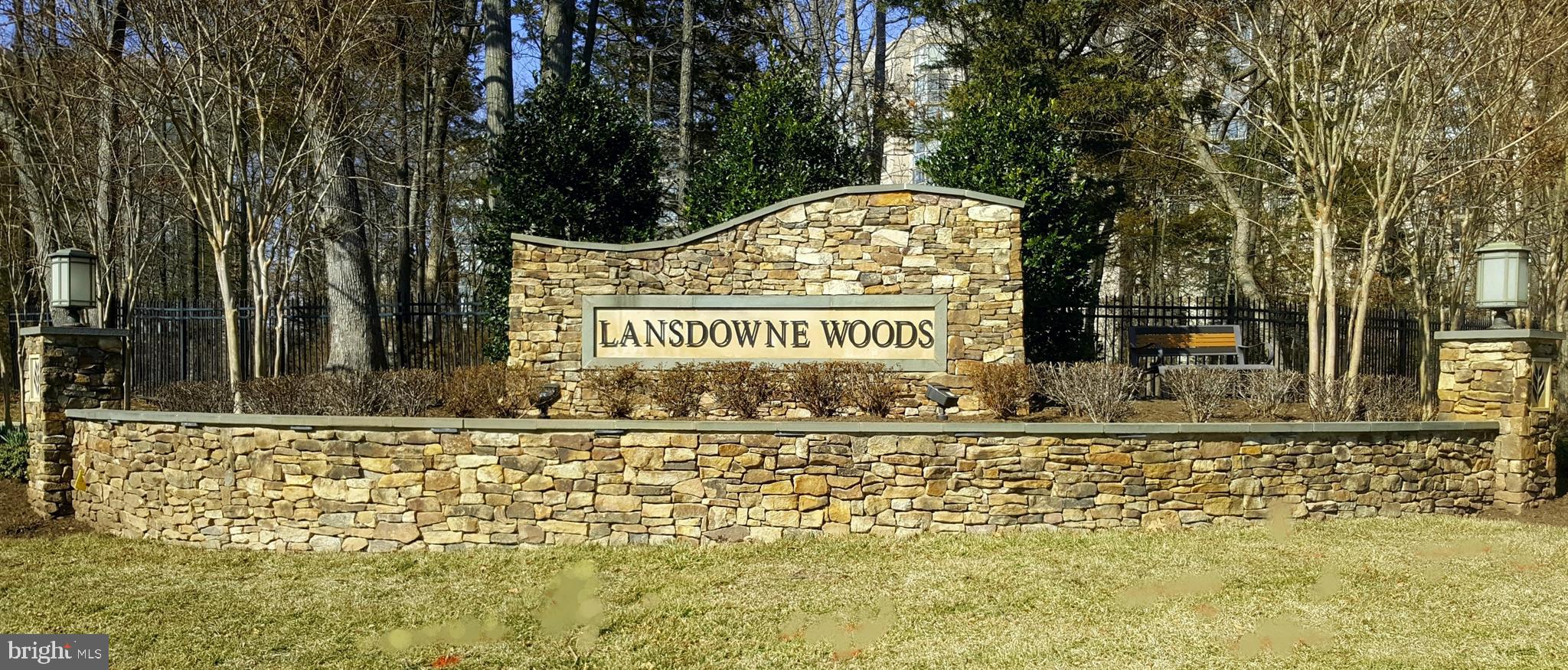 LANSDOWNE WOODS - Residential