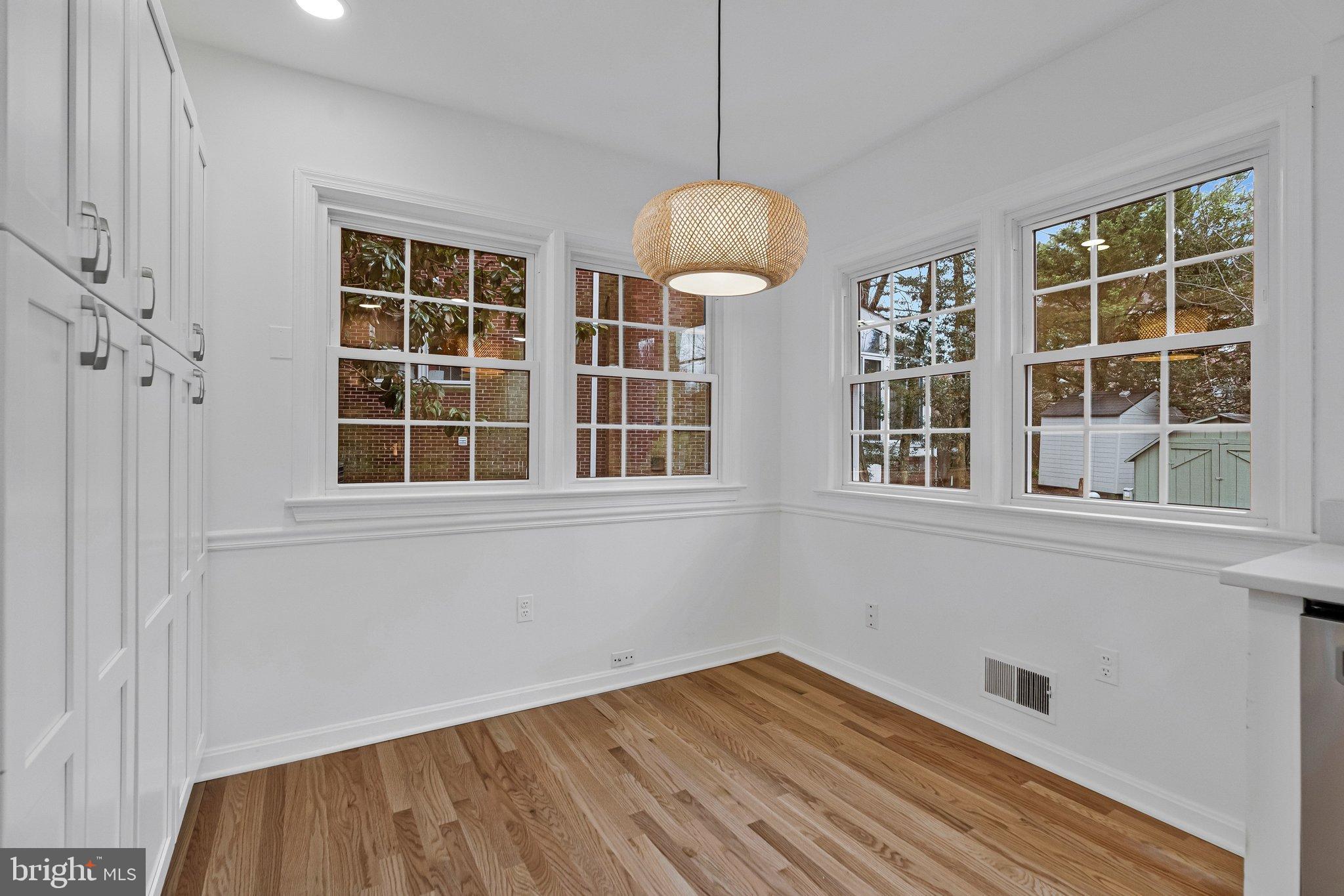 KINGS MANOR - Residential