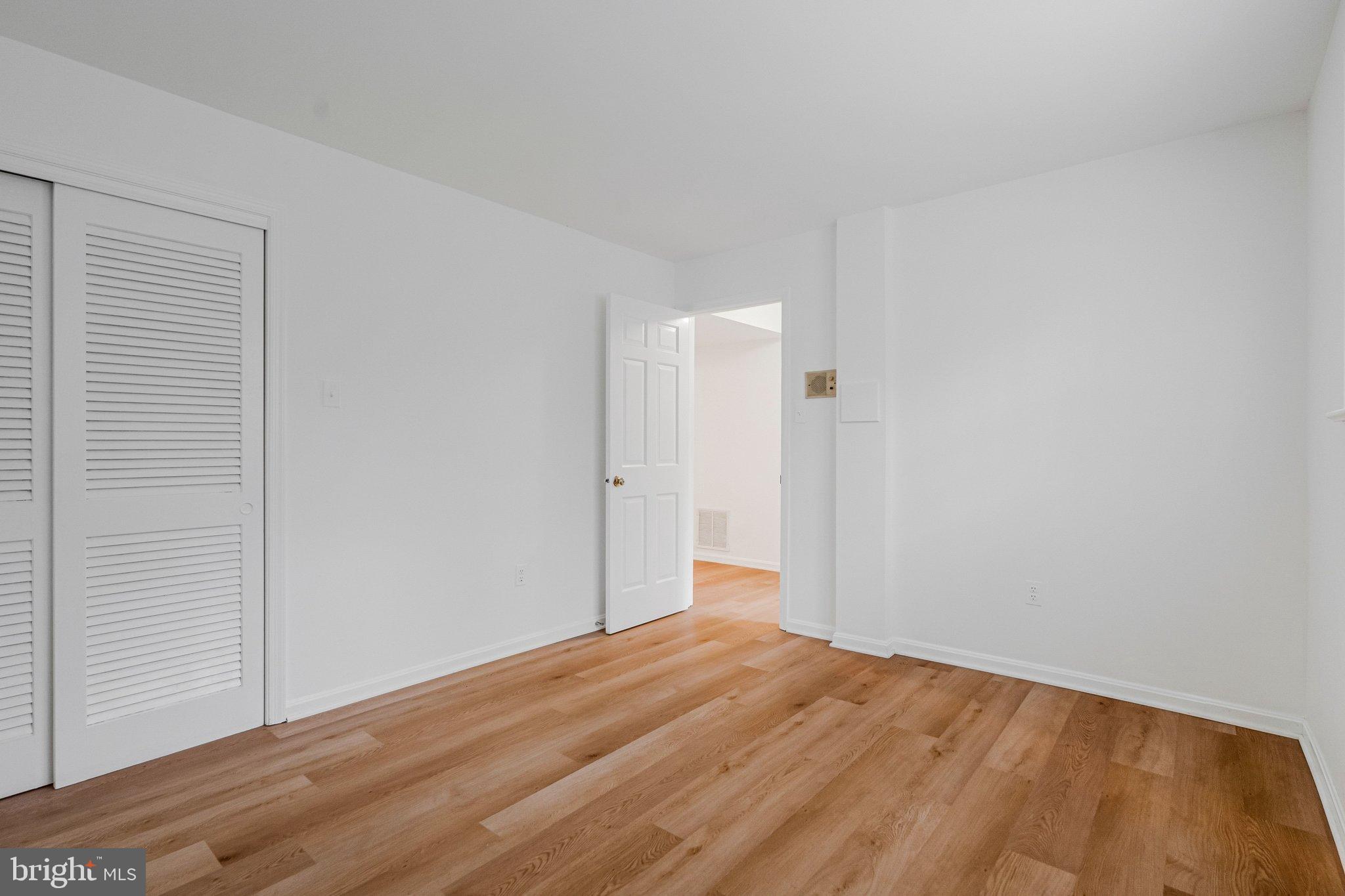 KINGS MANOR - Residential