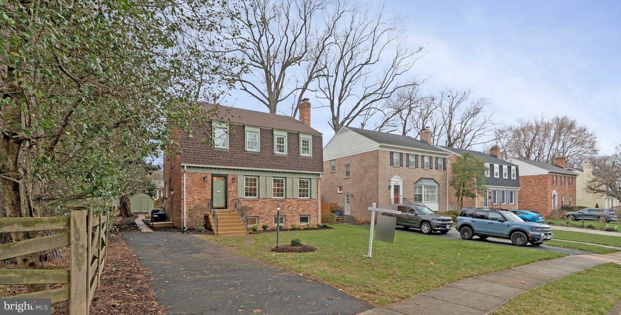 KINGS MANOR - Residential