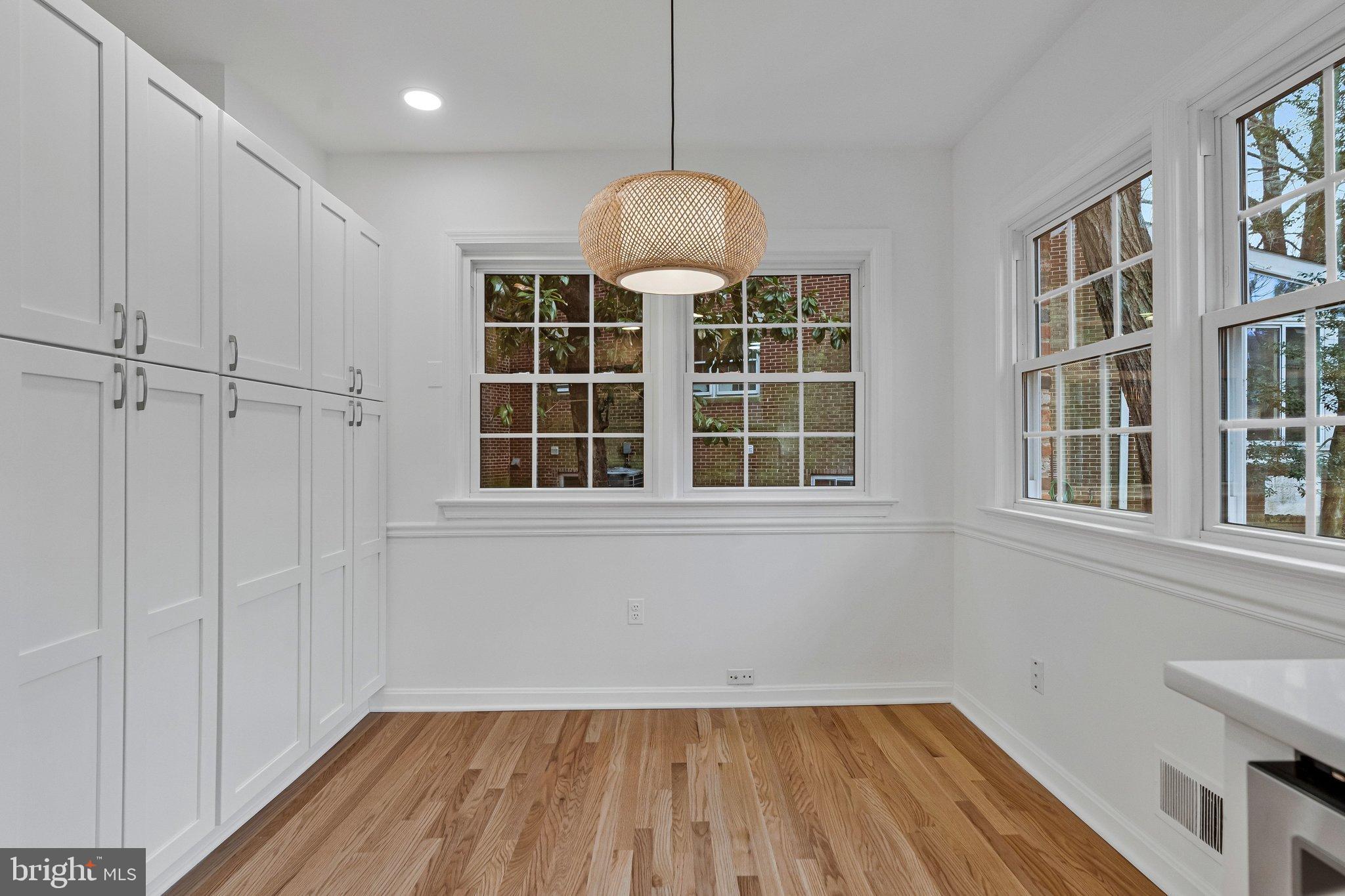 KINGS MANOR - Residential