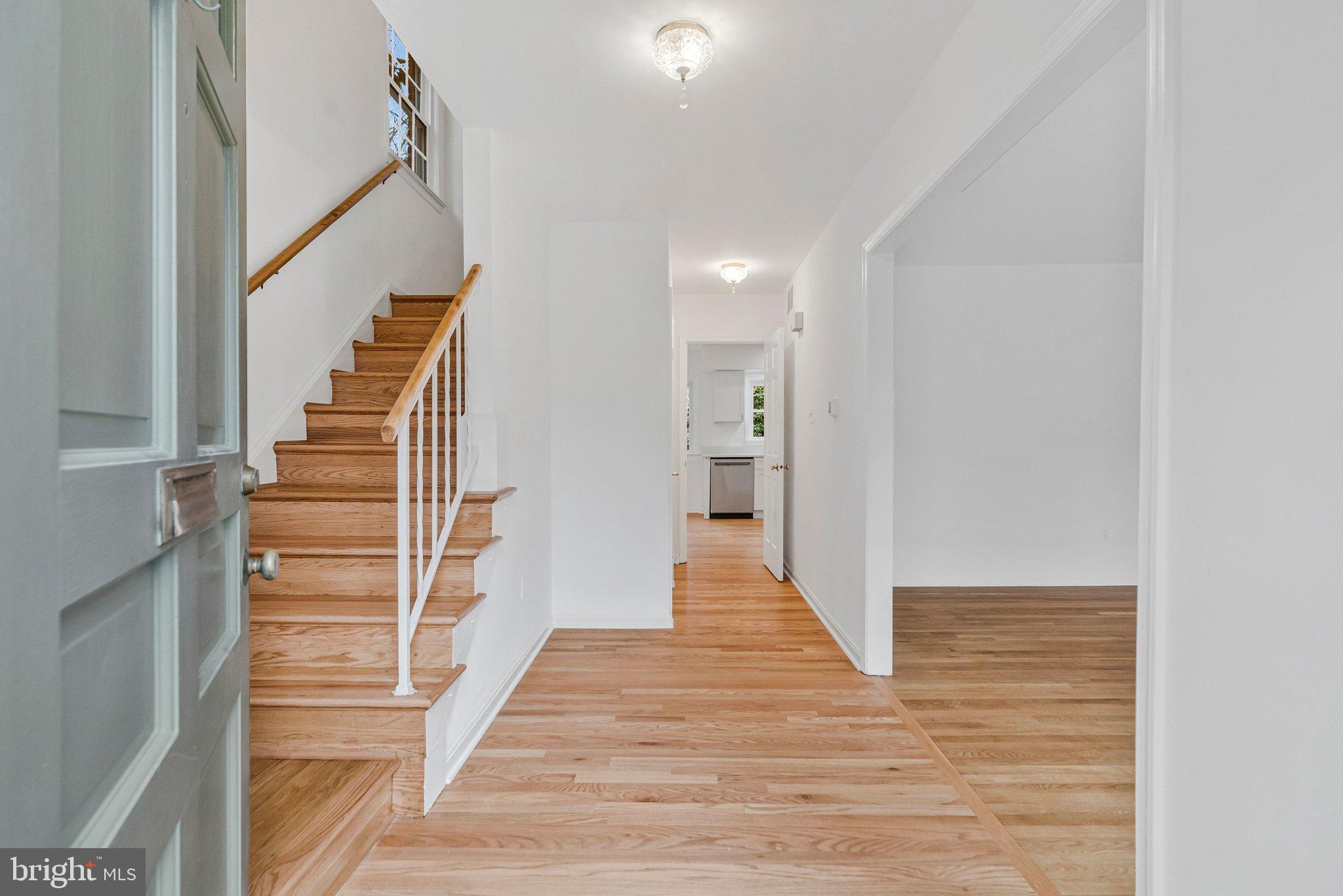 KINGS MANOR - Residential