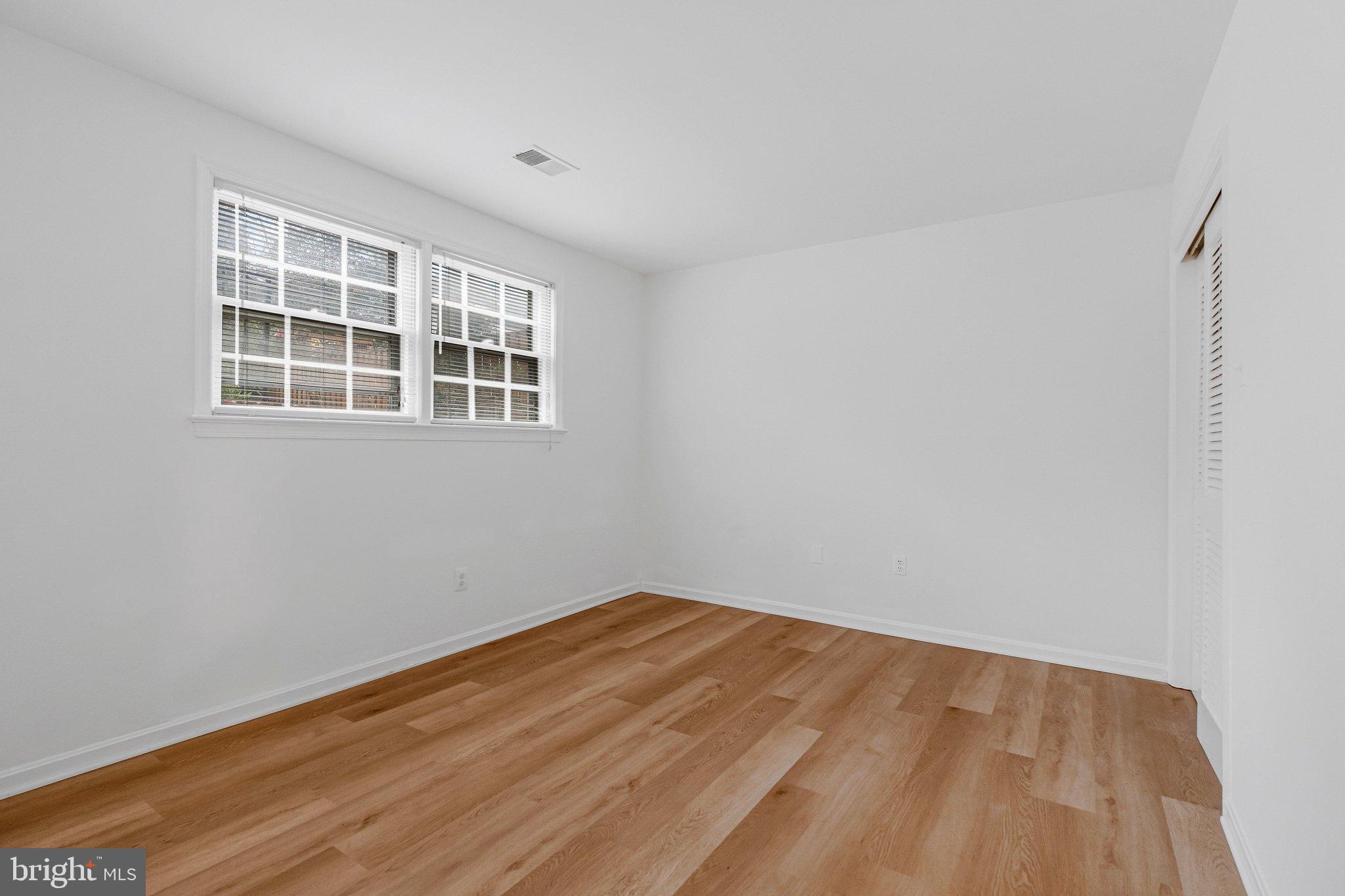 KINGS MANOR - Residential