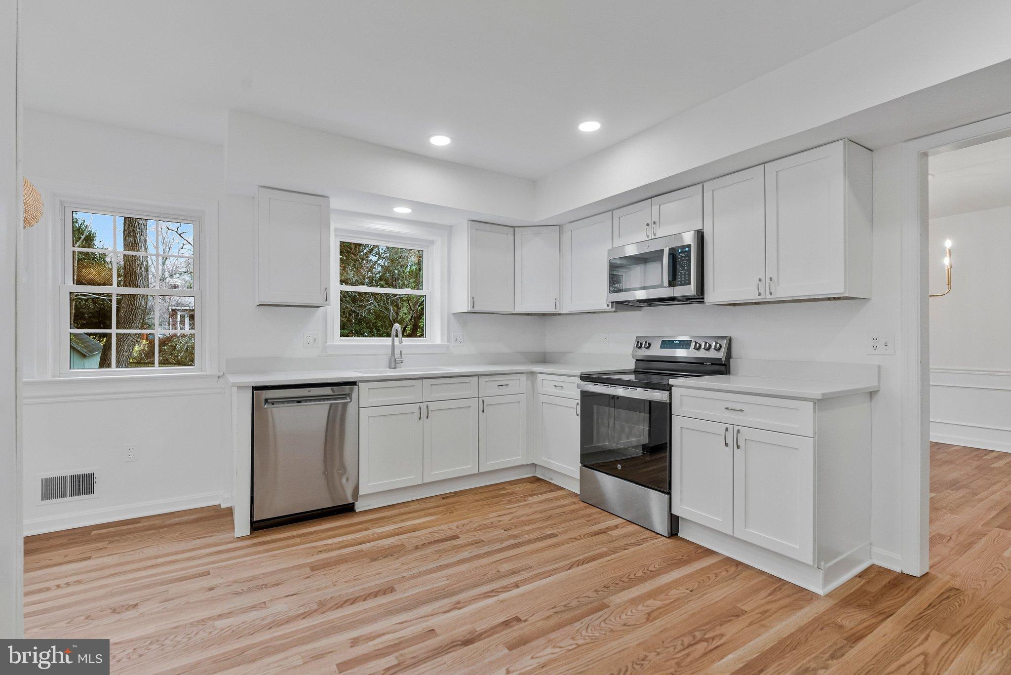 KINGS MANOR - Residential