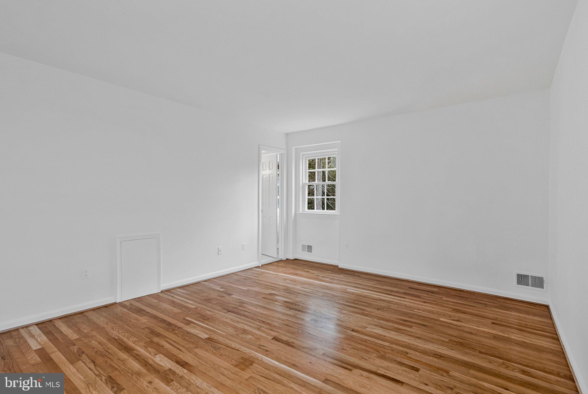 KINGS MANOR - Residential