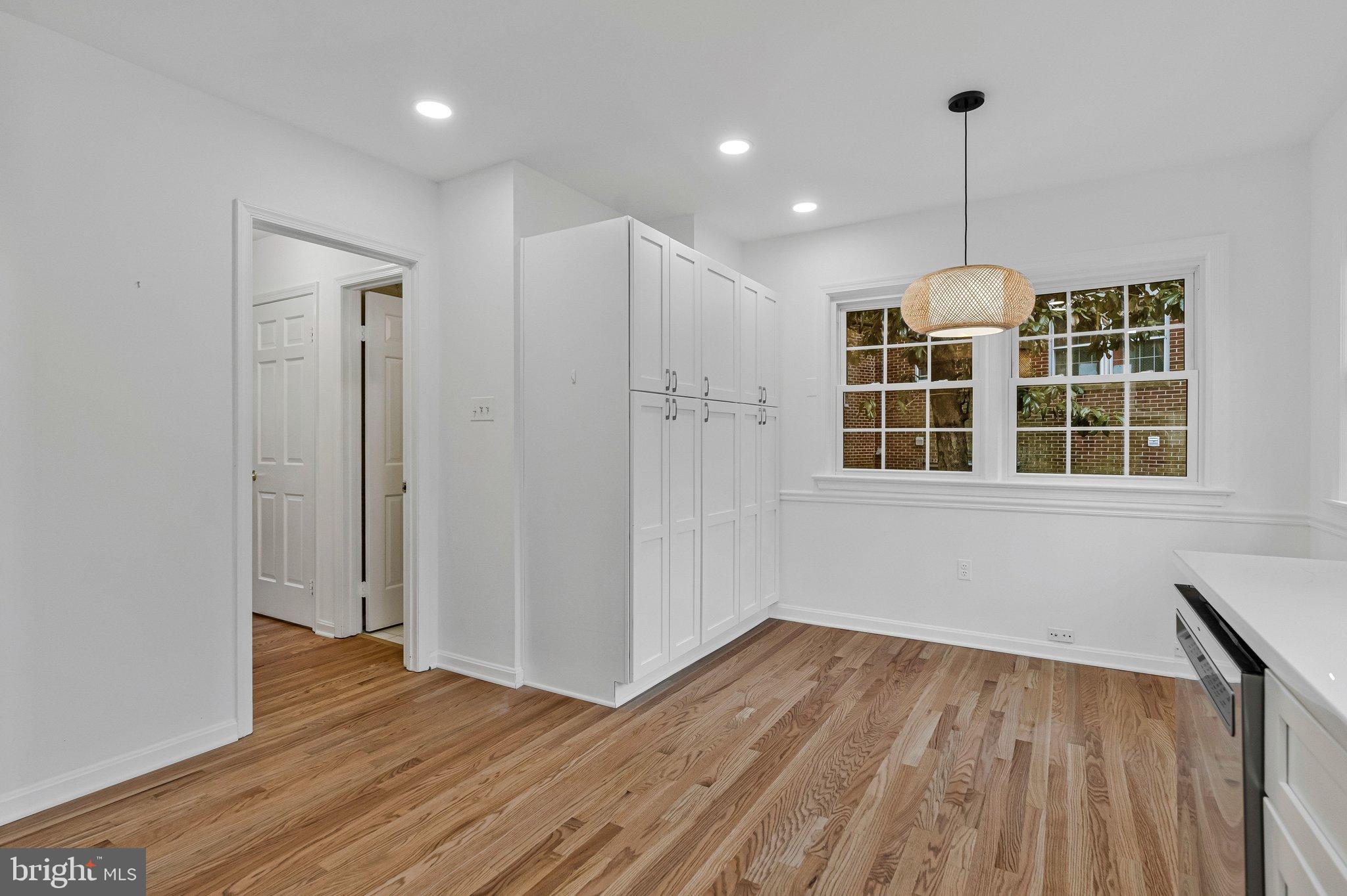 KINGS MANOR - Residential