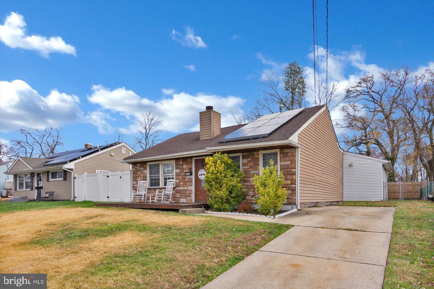 306 E RUDDEROW AVENUE