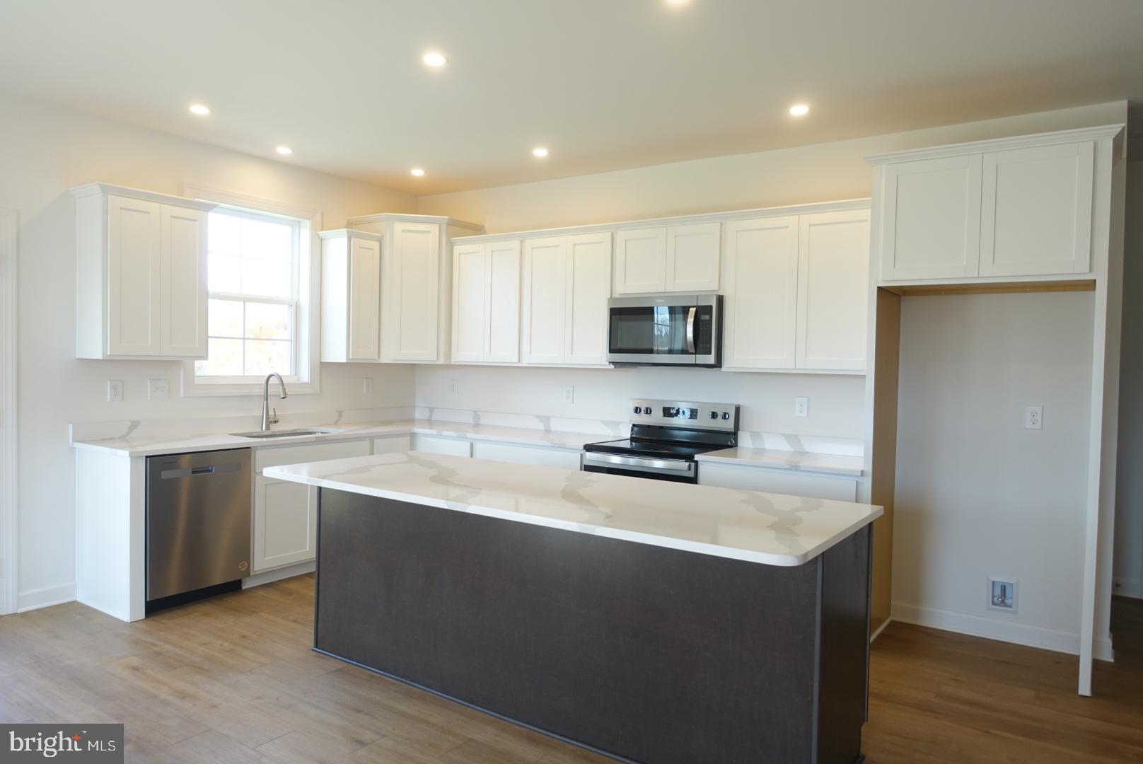 STEEPLE CHASE - Residential