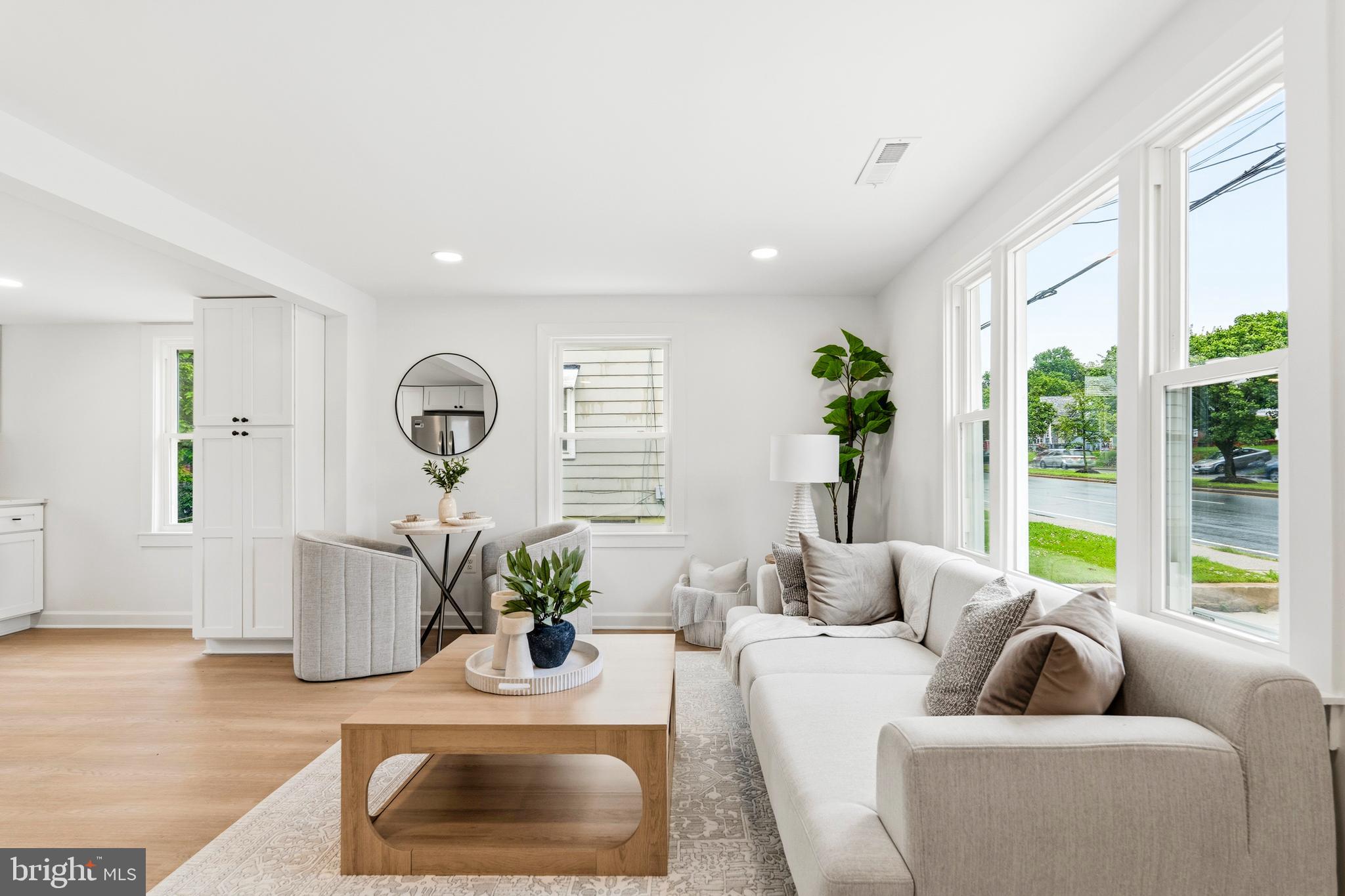 WASHINGTON SUBURBAN HOME - Residential