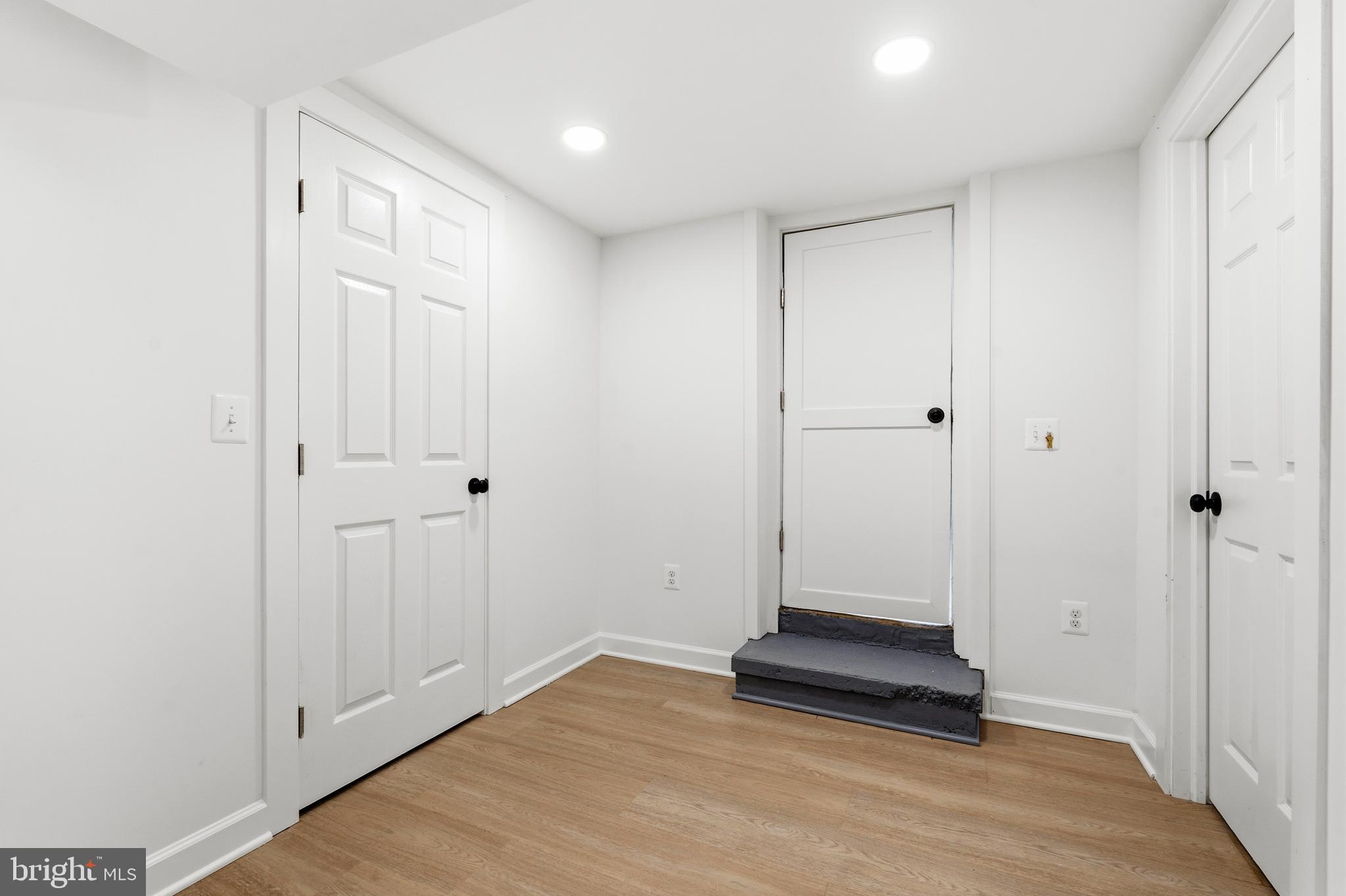 WASHINGTON SUBURBAN HOME - Residential