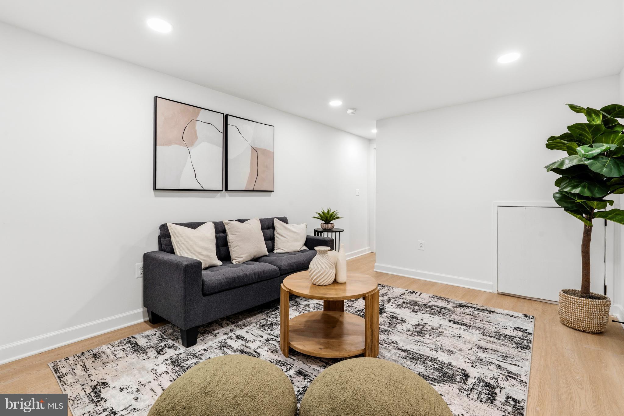 WASHINGTON SUBURBAN HOME - Residential