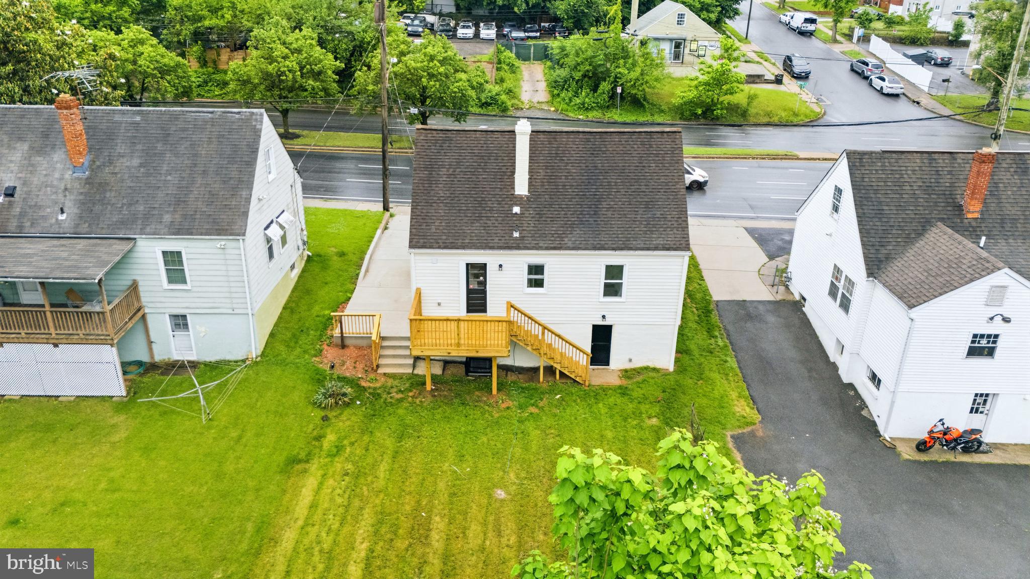WASHINGTON SUBURBAN HOME - Residential