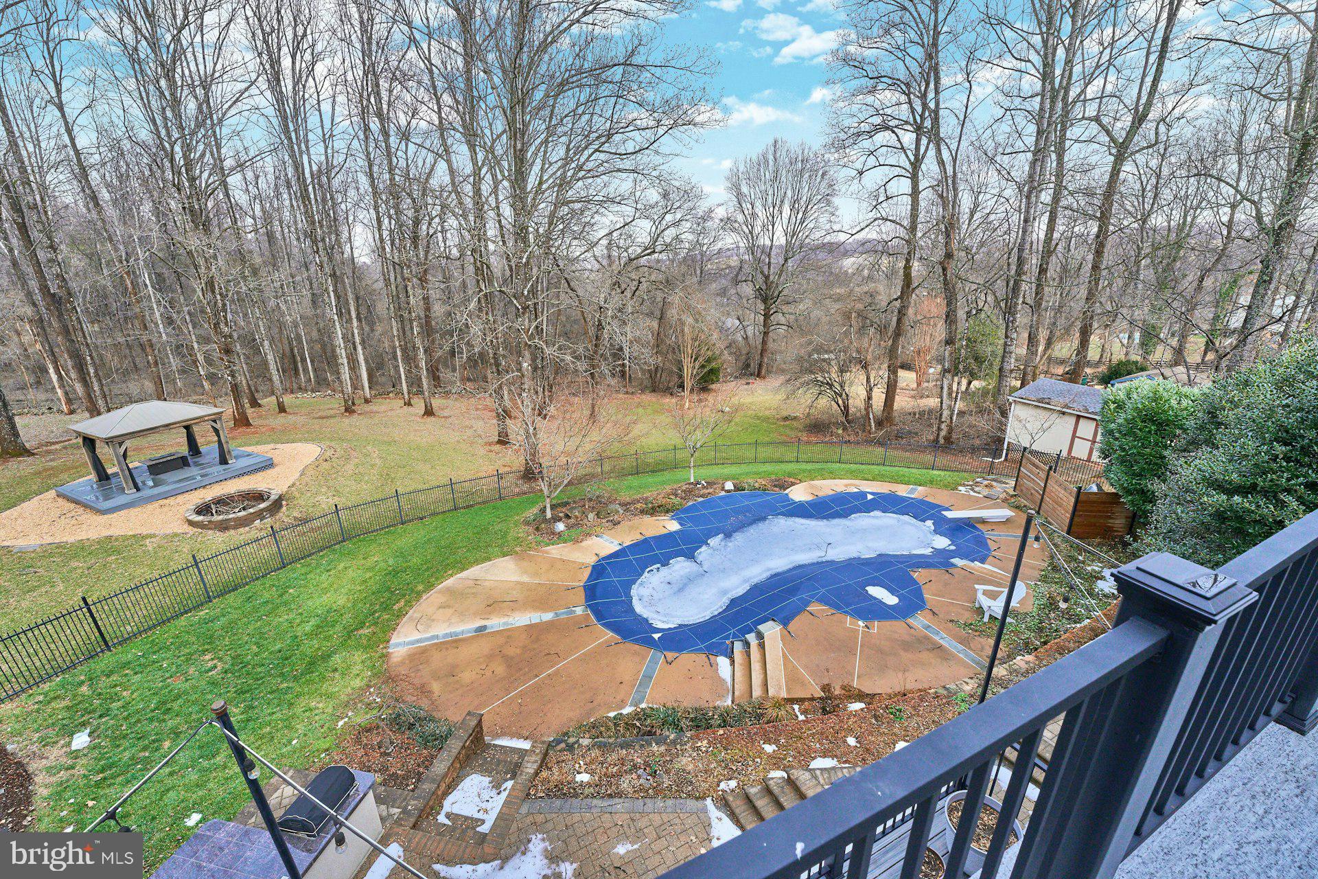 HUNTON WOOD - Residential