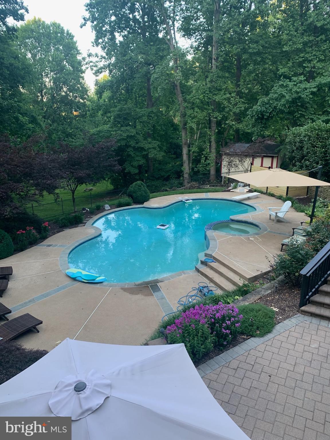 HUNTON WOOD - Residential