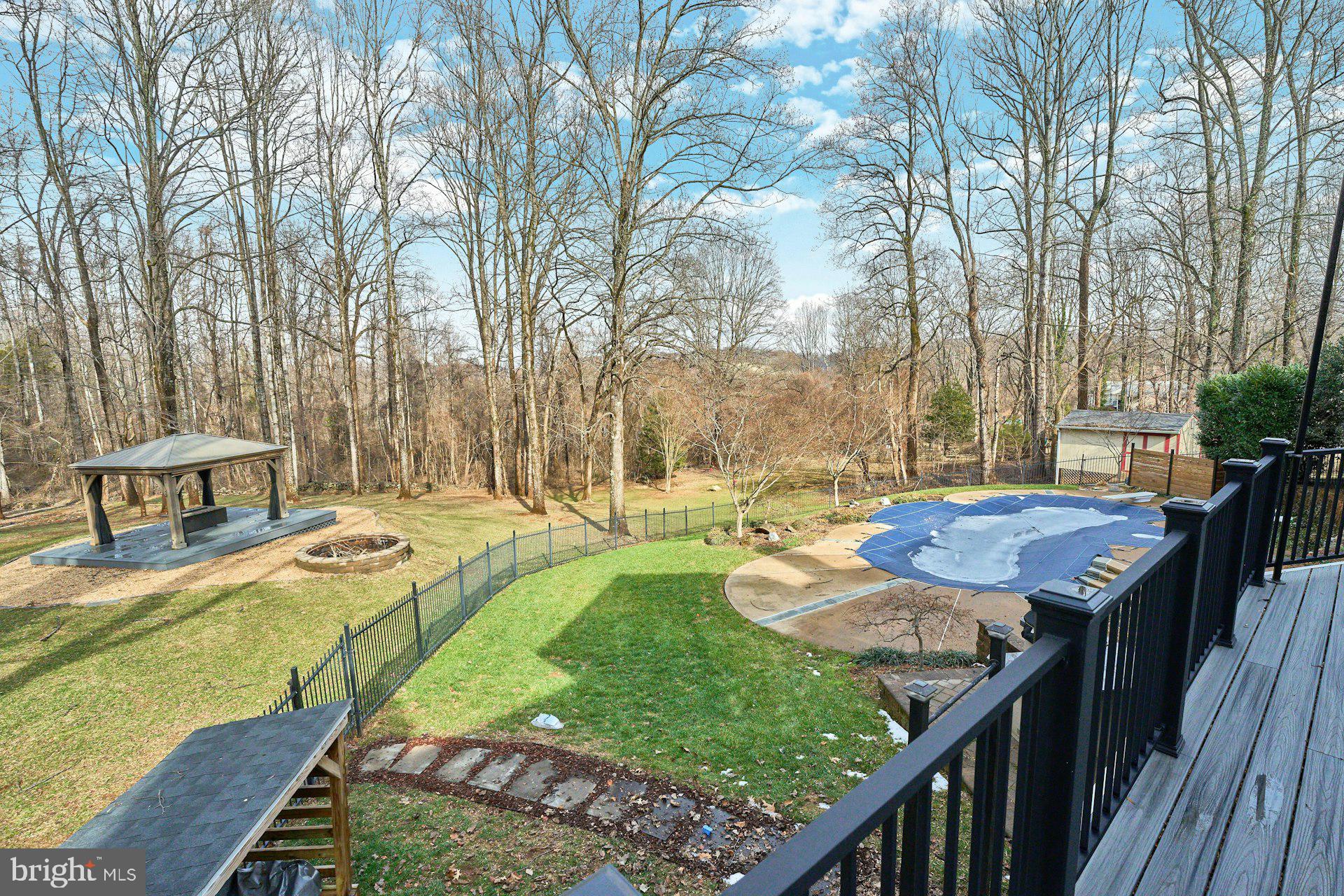 HUNTON WOOD - Residential