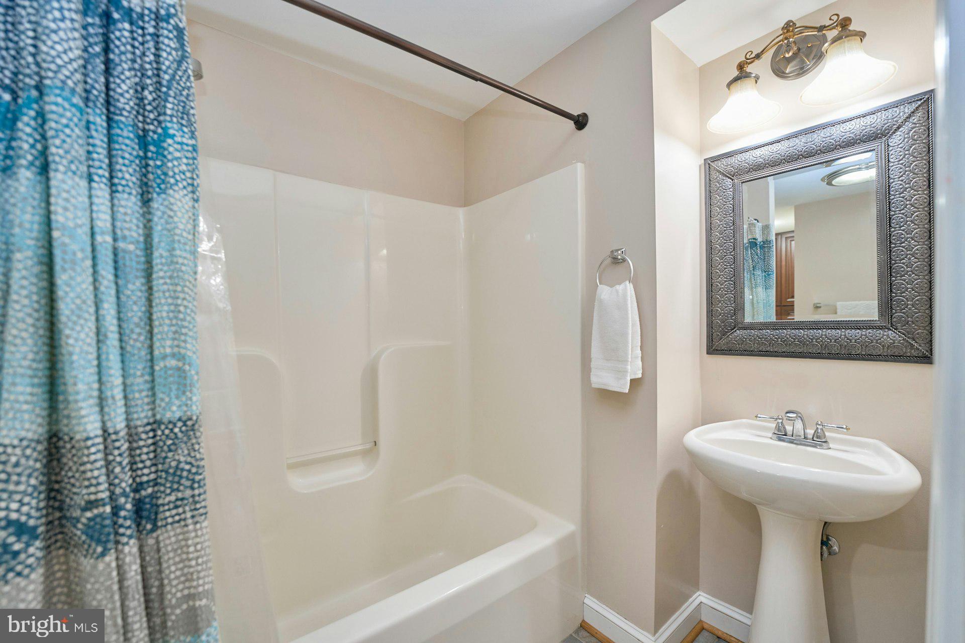 HUNTON WOOD - Residential