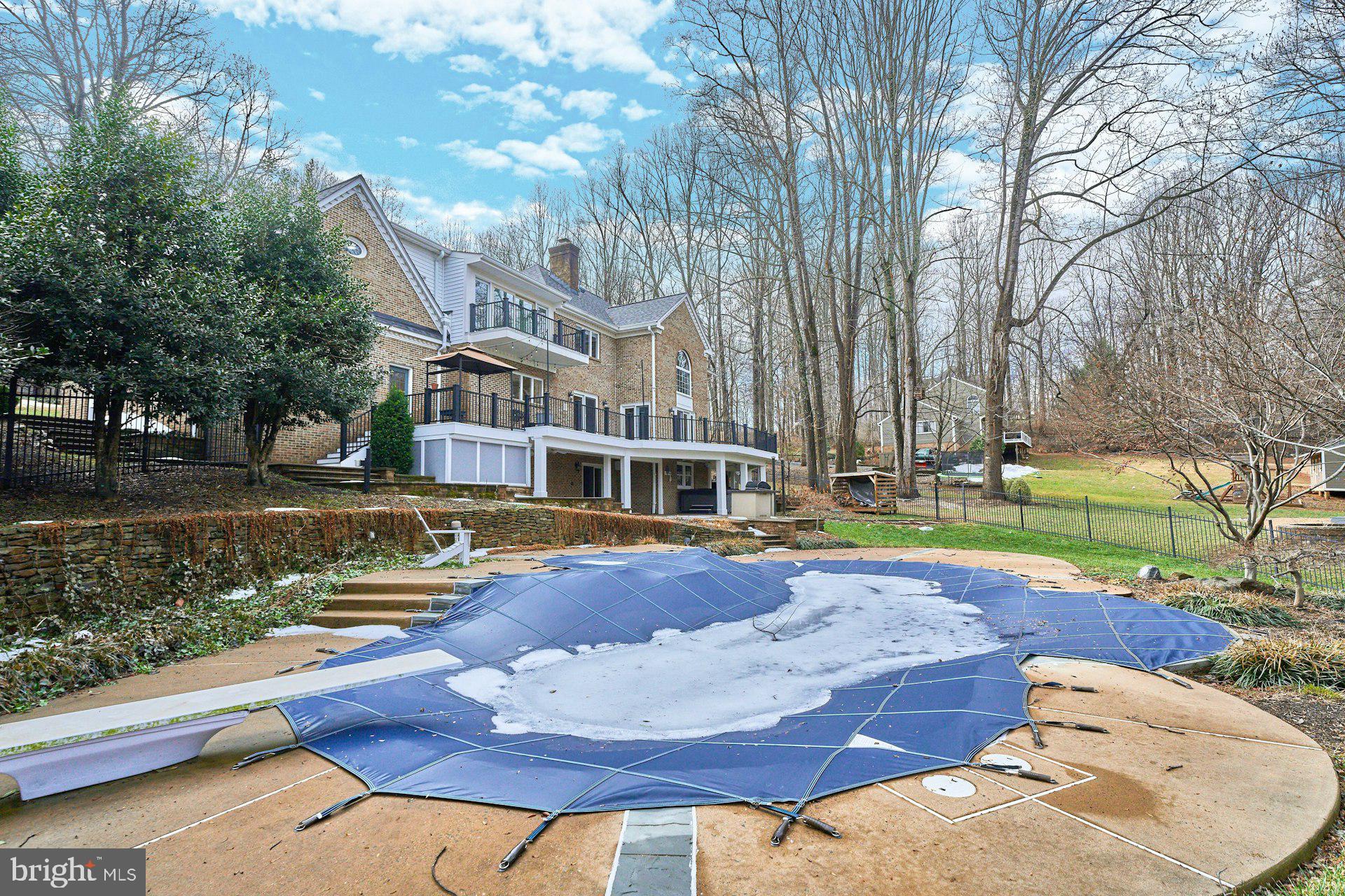 HUNTON WOOD - Residential