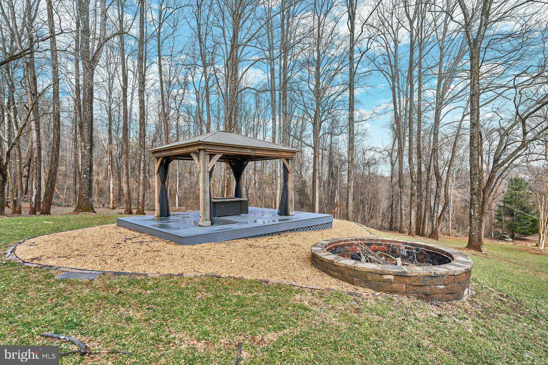 HUNTON WOOD - Residential