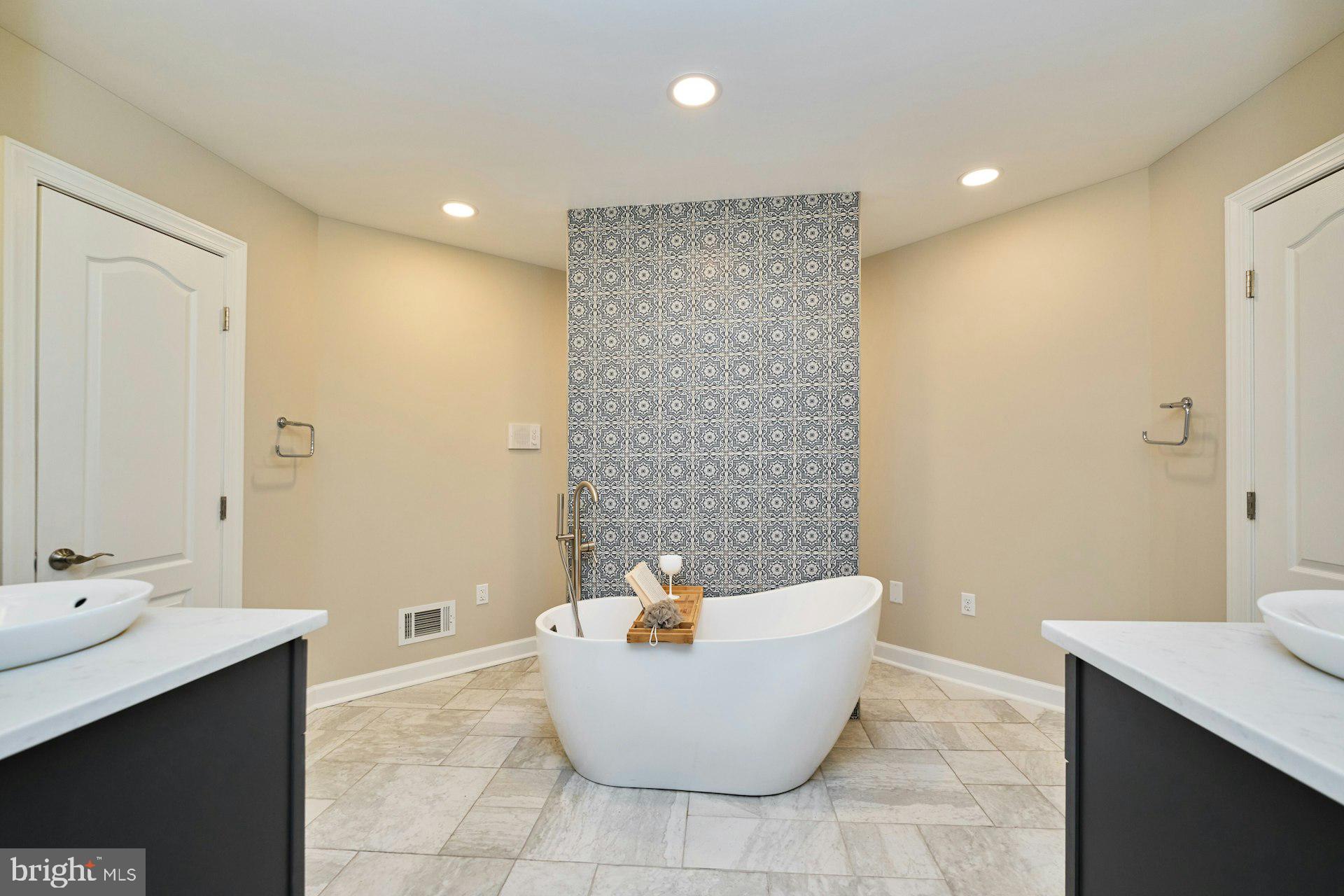 HUNTON WOOD - Residential