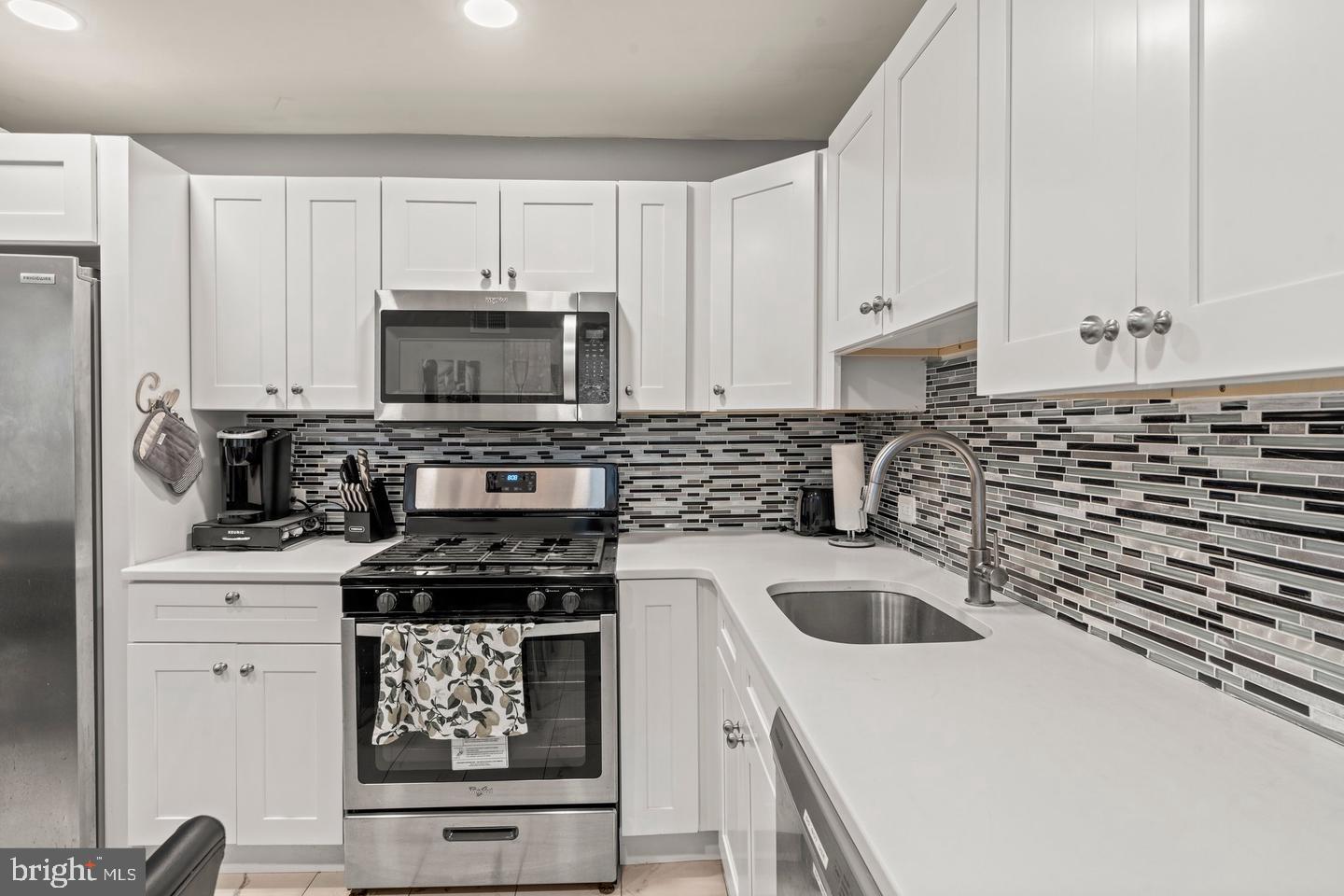 STRAWBERRY MANSION - Residential Lease