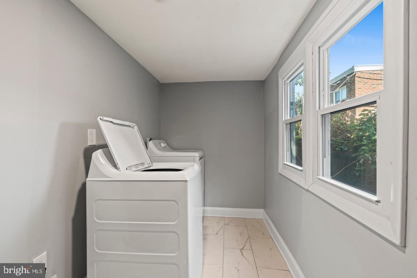 STRAWBERRY MANSION - Residential Lease