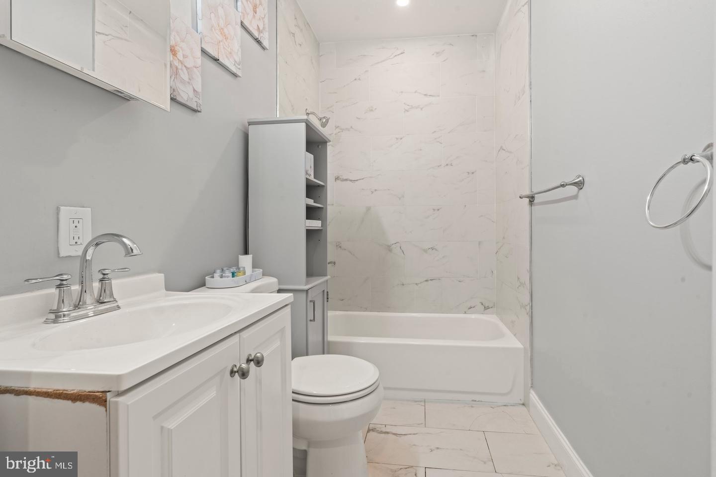 STRAWBERRY MANSION - Residential Lease