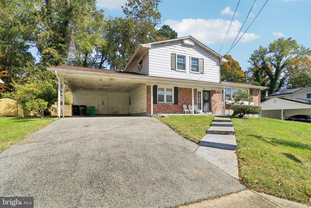 Photo of 1916 Taylor Avenue, FORT WASHINGTON, MD 20744 (MLS # MDPG2177390)