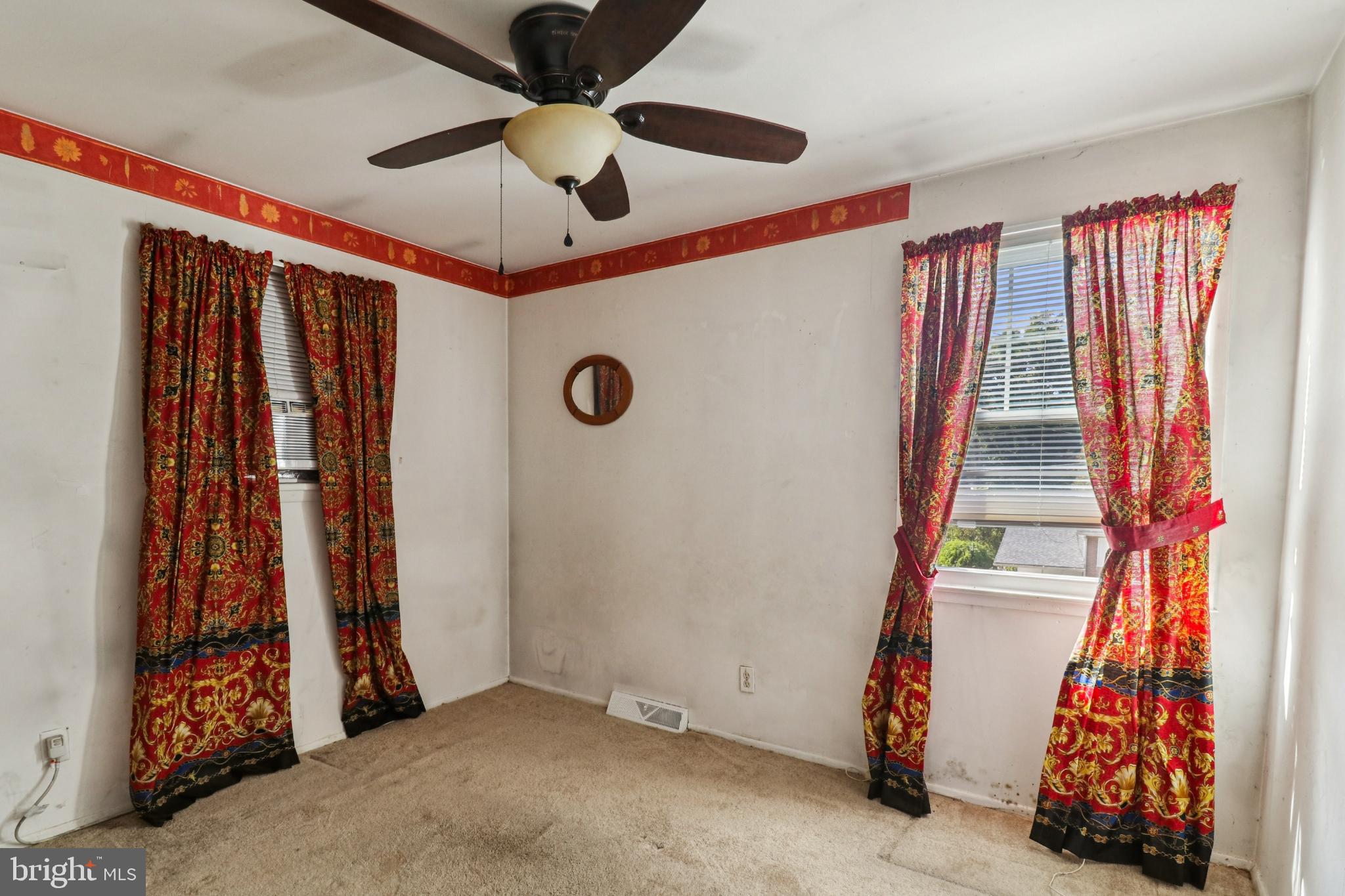 FOREST KNOLLS - Residential