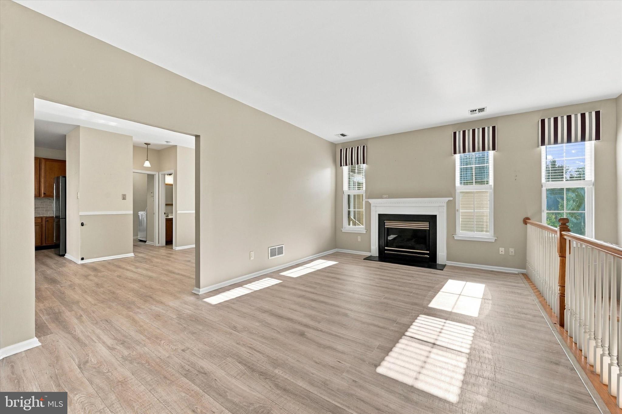 2102 WHITE FOX WAY
