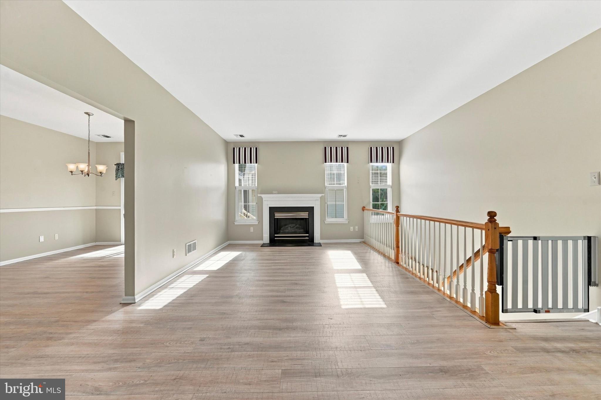 2102 WHITE FOX WAY