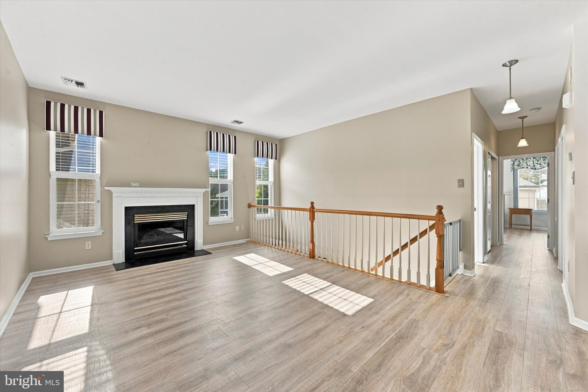 2102 WHITE FOX WAY