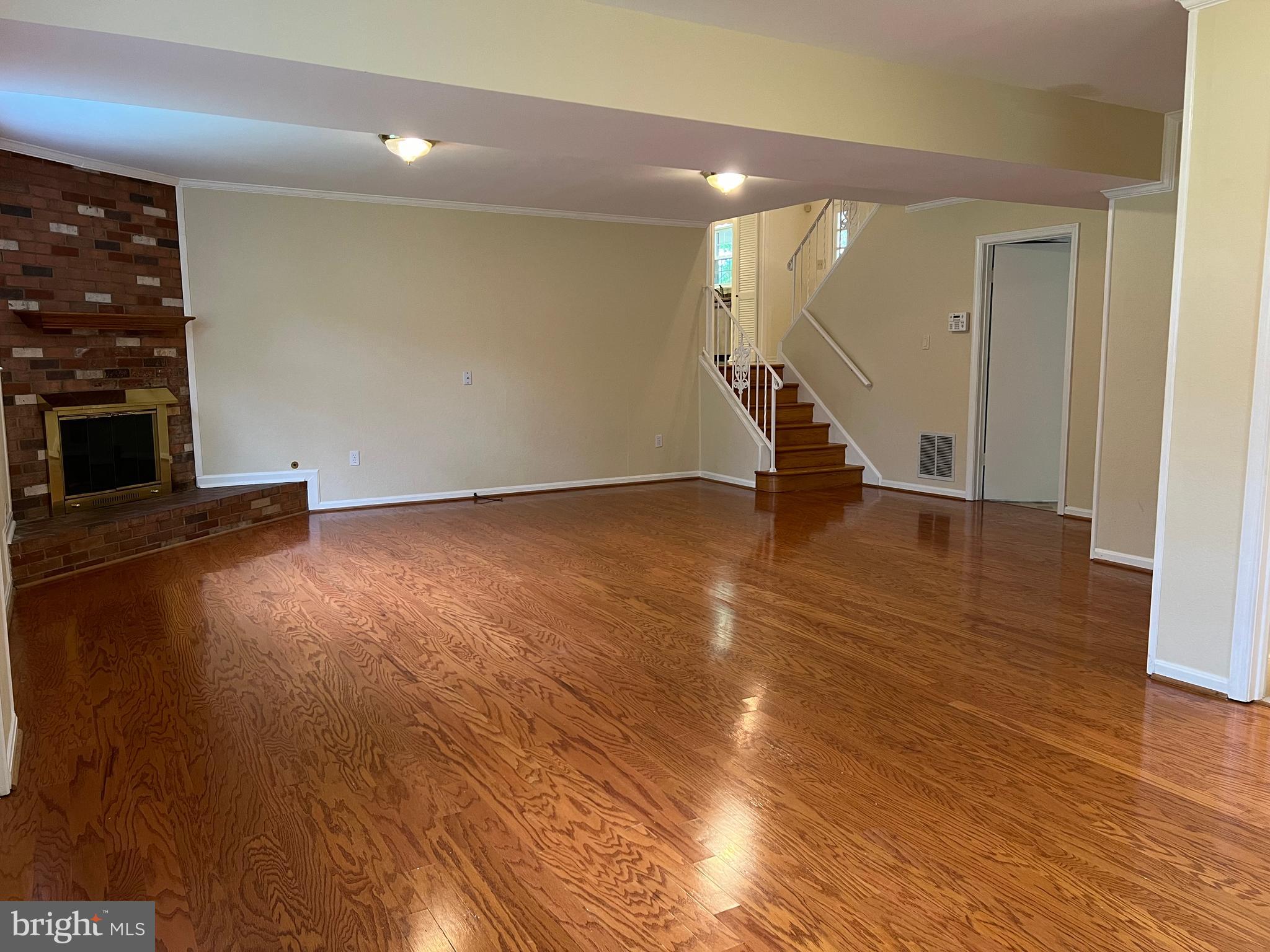 LAKEVALE ESTATES - Residential Lease