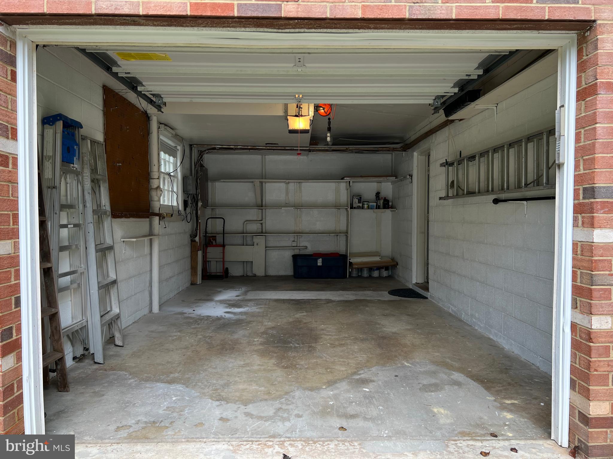 LAKEVALE ESTATES - Residential Lease